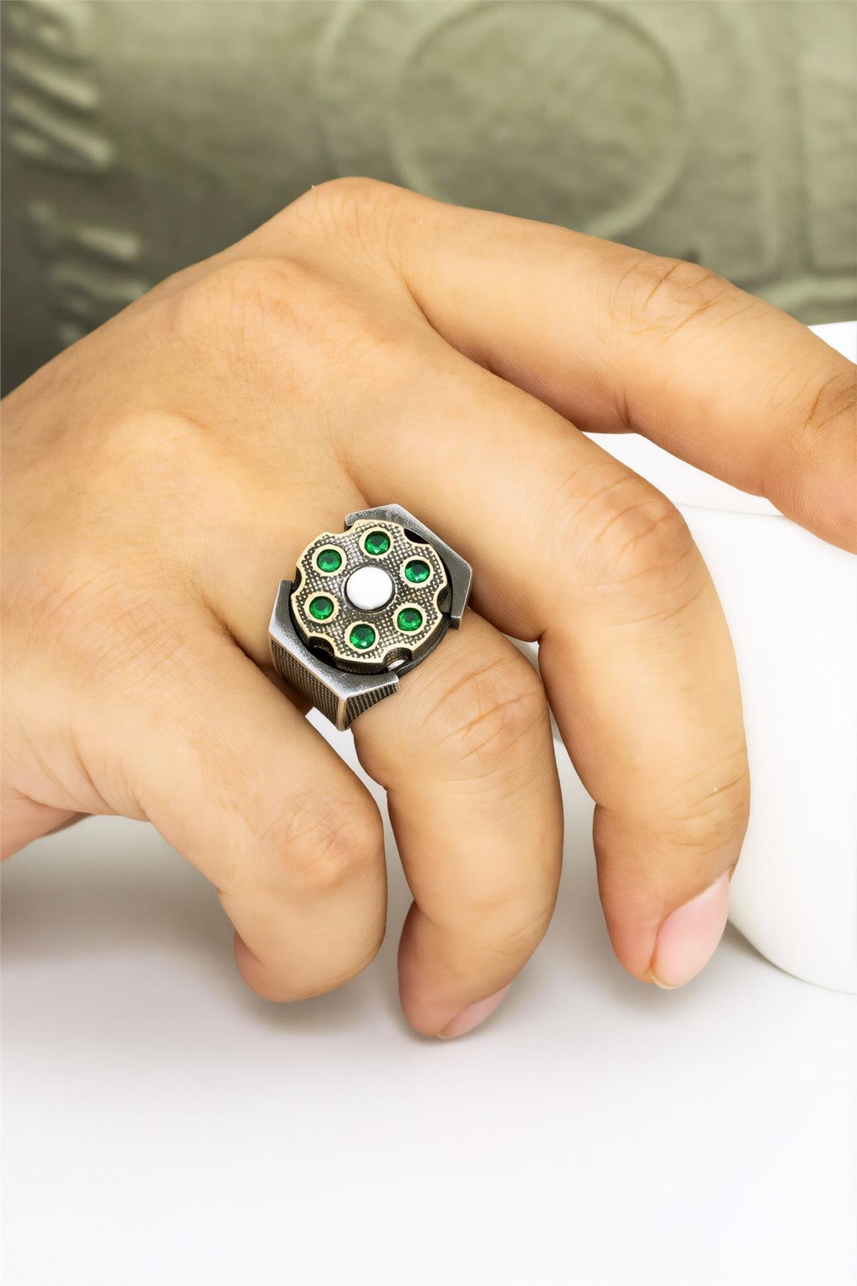 925 Ayar Gümüş Yeşil Taşlı Ortası Dönebilen Erkek Yüzük