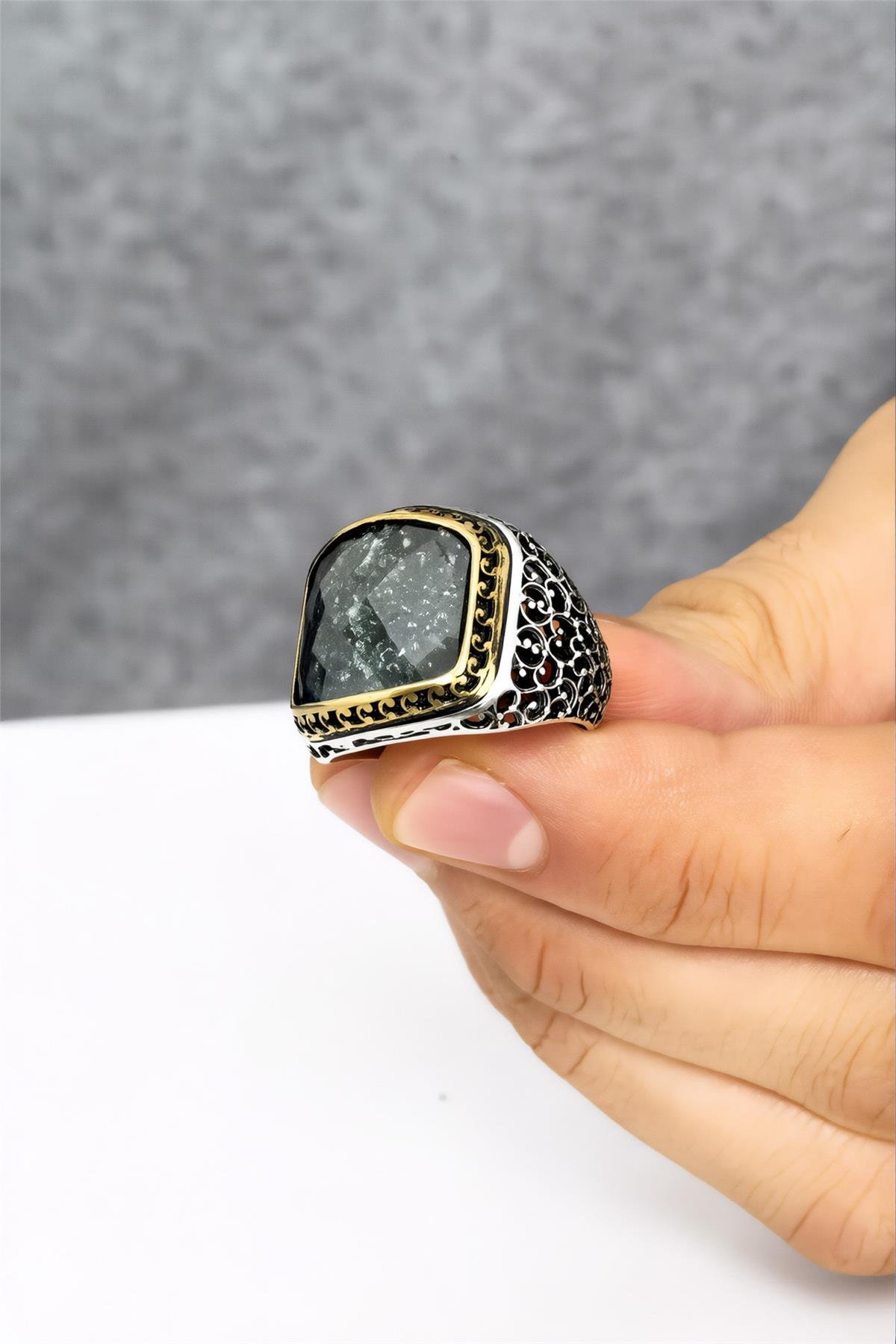 925 Ayar Telkari İşlemeli Fasetli Siyah Taşlı Gümüş Erkek Yüzük