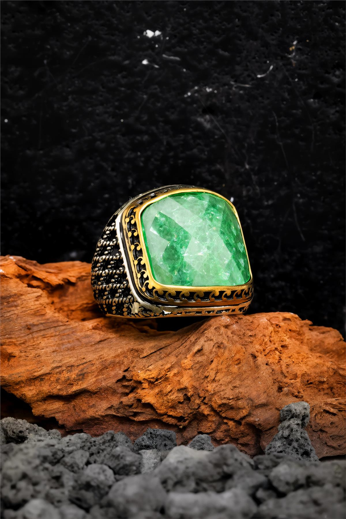 925 Ayar Telkari İşlemeli Fasetli Yeşil Taşlı Gümüş Erkek Yüzük