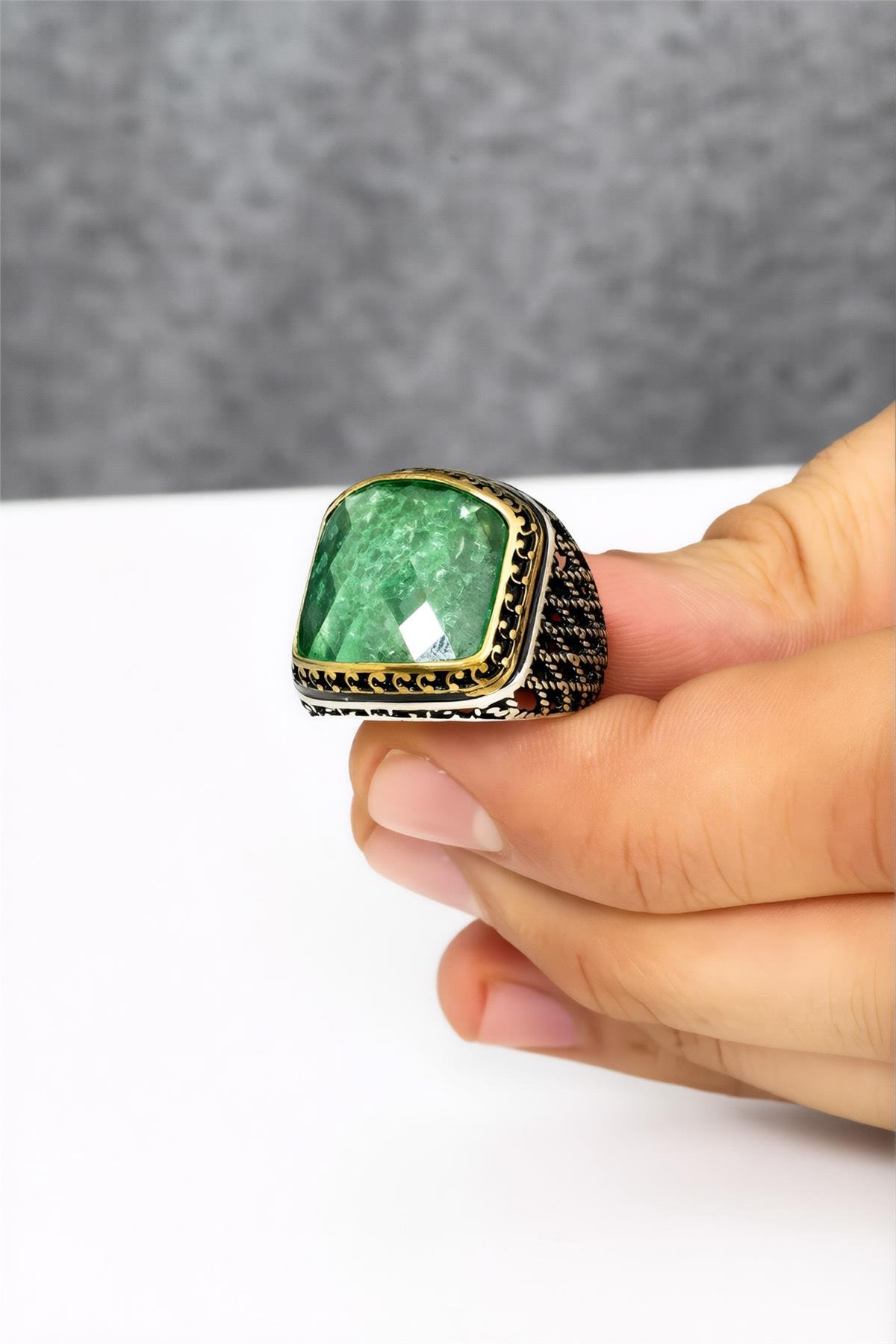 925 Ayar Telkari İşlemeli Fasetli Yeşil Taşlı Gümüş Erkek Yüzük