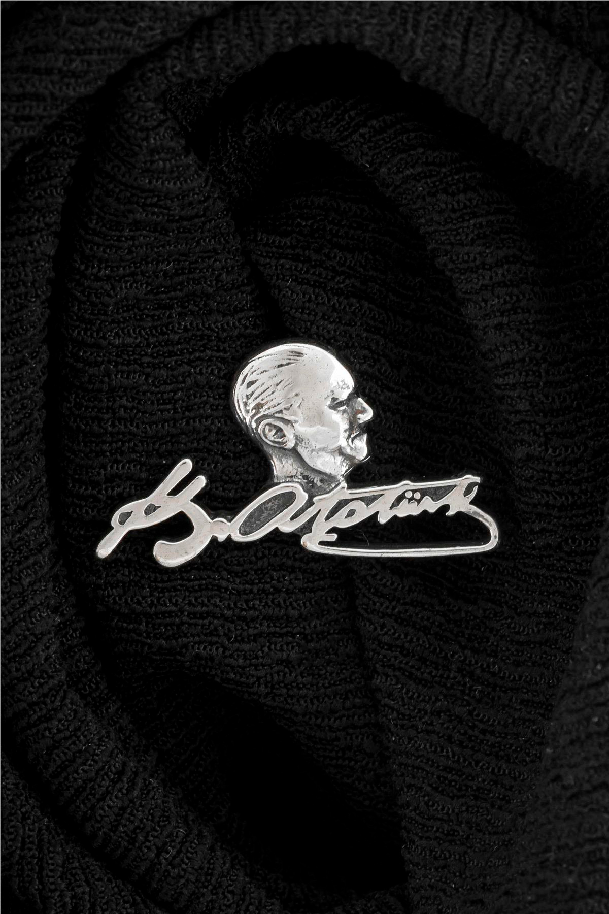 Atatürk İmzalı ve Silüetli Gümüş Rozet