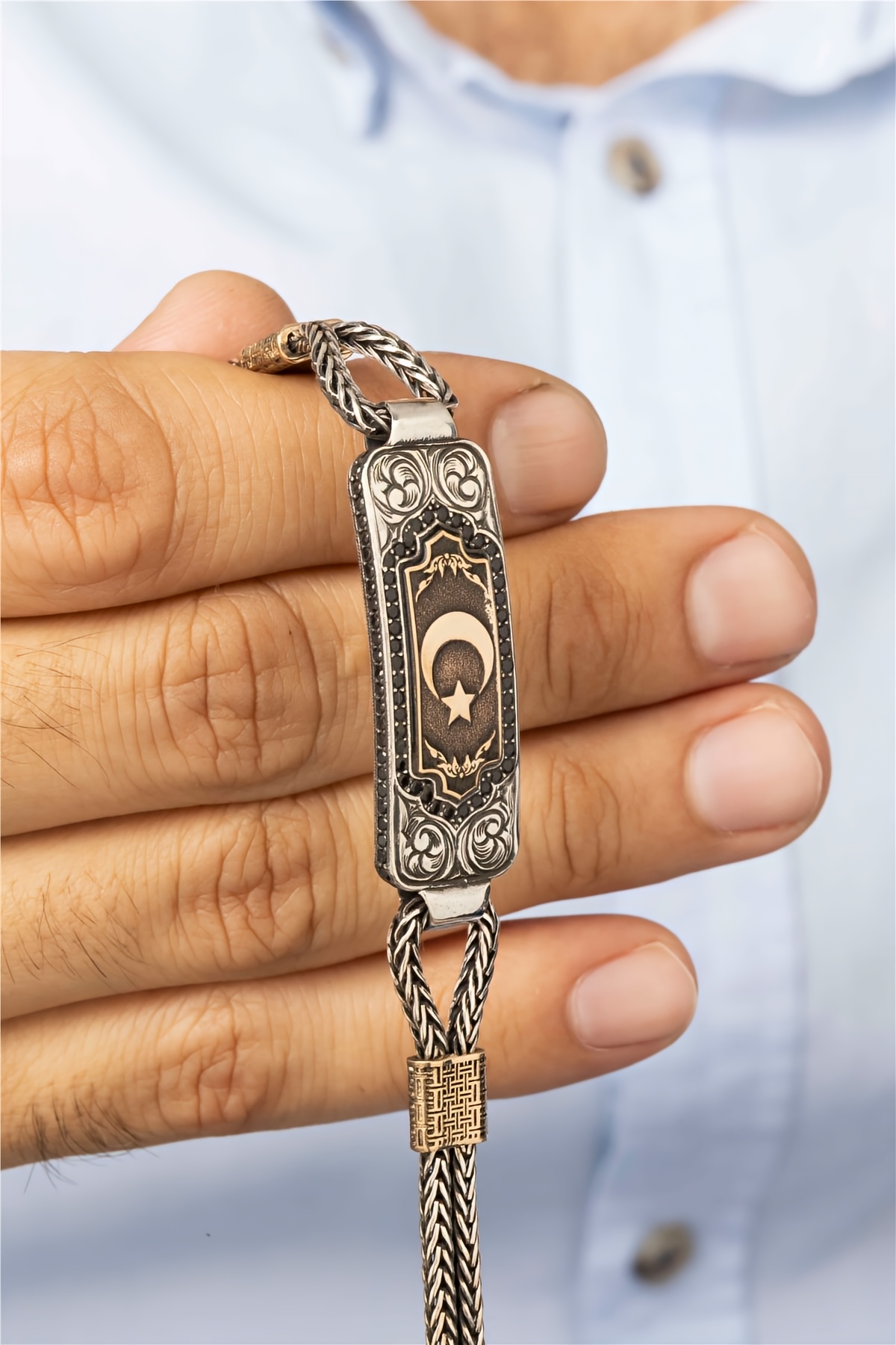 Ay Yıldız Kabartma Detaylı Gümüş Erkek Bileklik