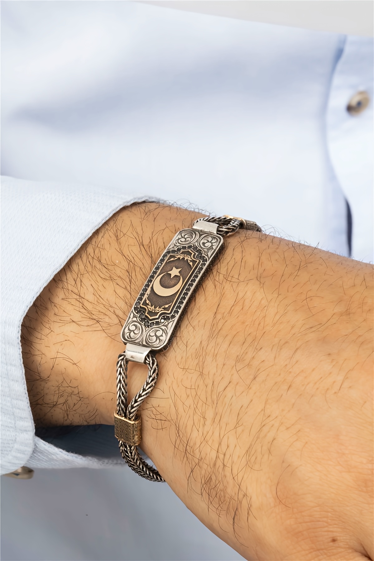 Ay Yıldız Kabartma Detaylı Gümüş Erkek Bileklik