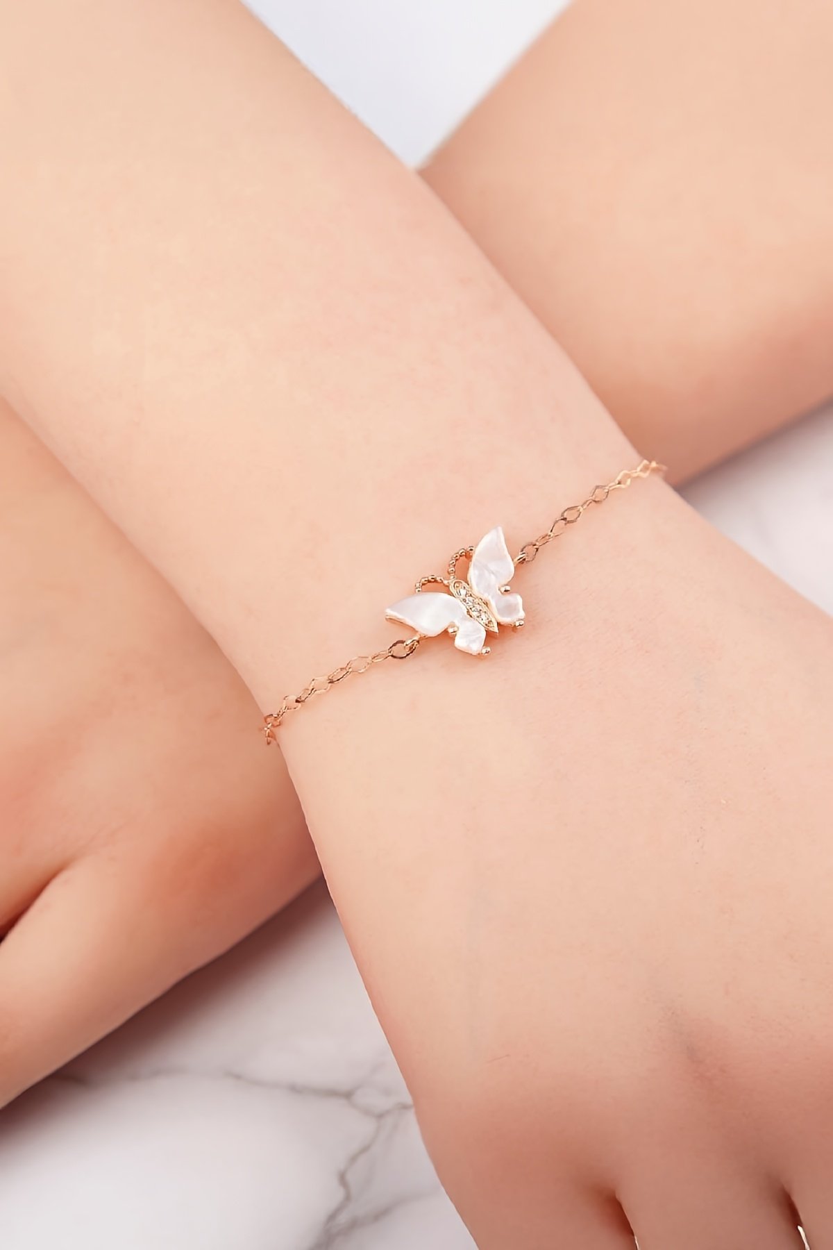 Beyaz Opal Rose Renk 925 Ayar Gümüş Kelebek Bayan Bileklik