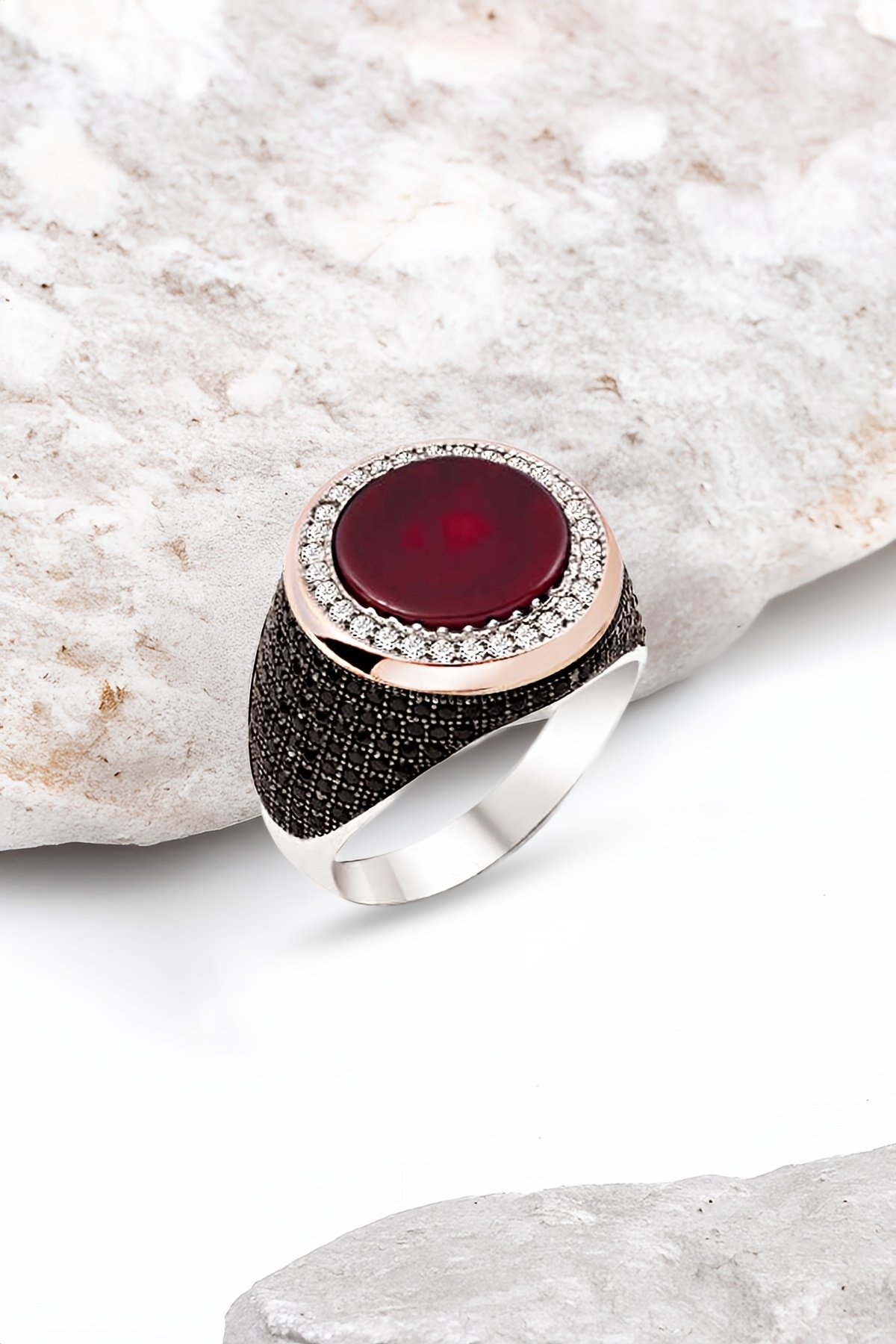 Gümüş Akik Taşlı İşlemeli Erkek Yüzük