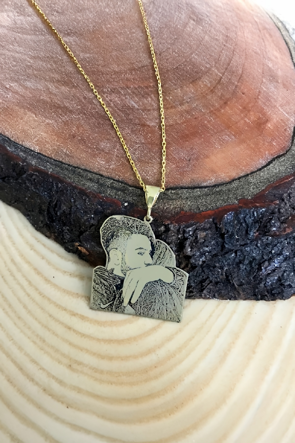 Gümüş Altın Renk Resimli Bayan Kolye