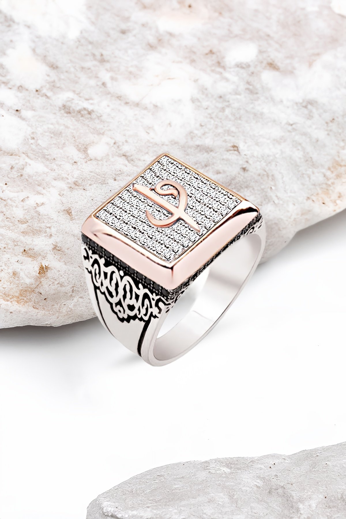 Gümüş Beyaz Zirkon Taşlı Elif Vav Motifli Erkek Yüzük