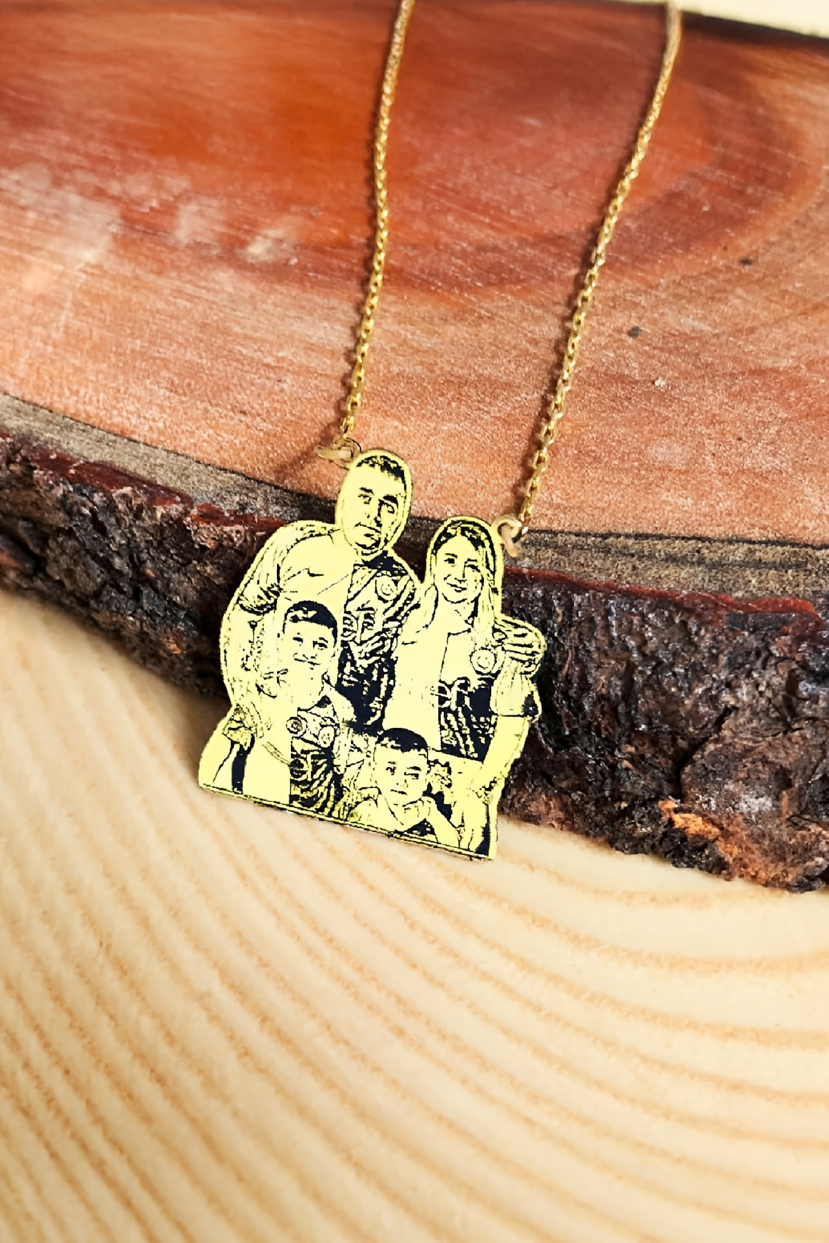 Gümüş Resimli Aile Bayan Kolye