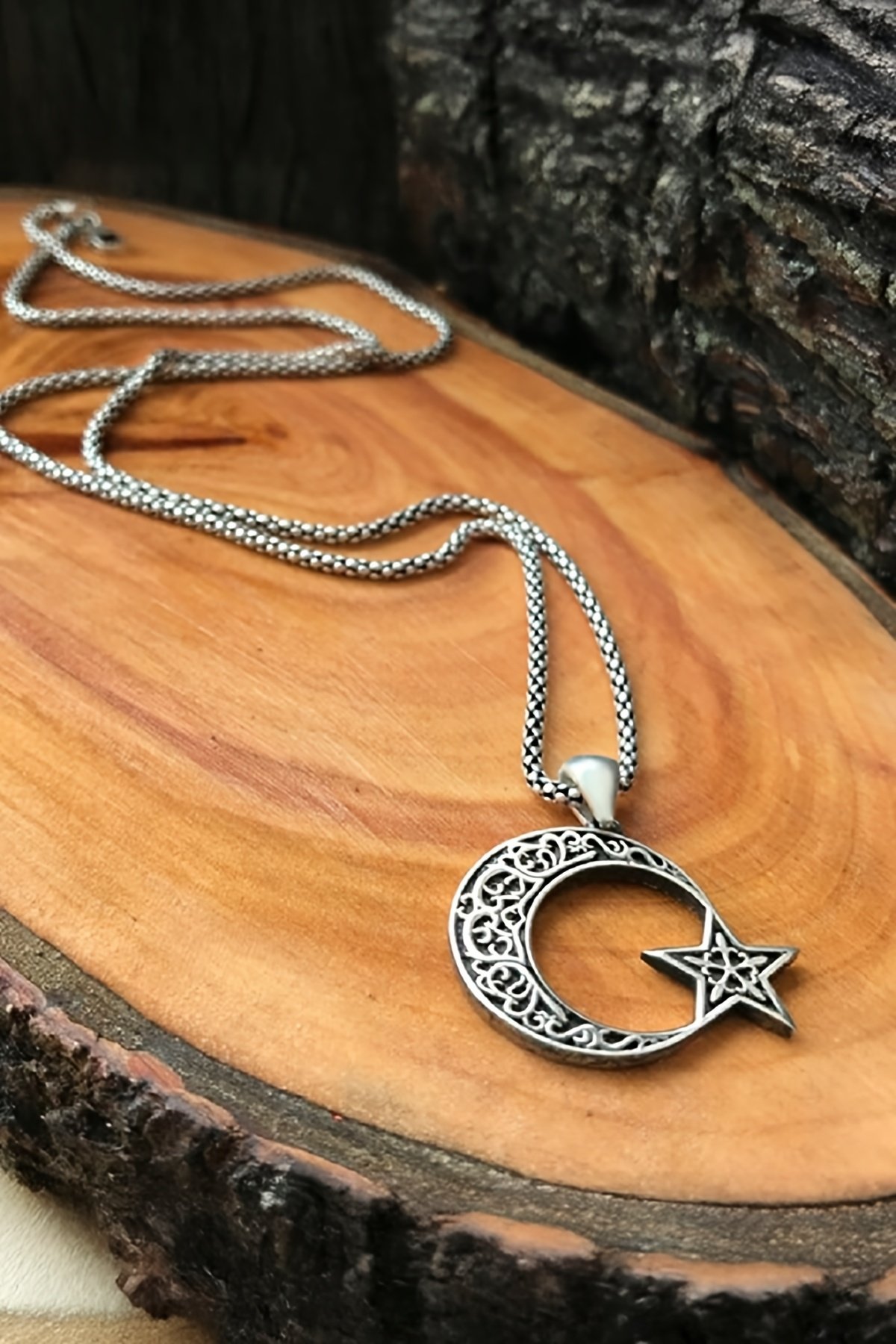 İşlemeli Ayyıldız Gümüş Erkek Kolye