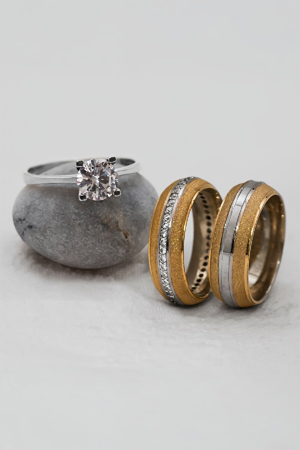 Kenarları Altın Renk Tırtıklı Çift Gümüş Alyans (Tektaş Hediyeli)