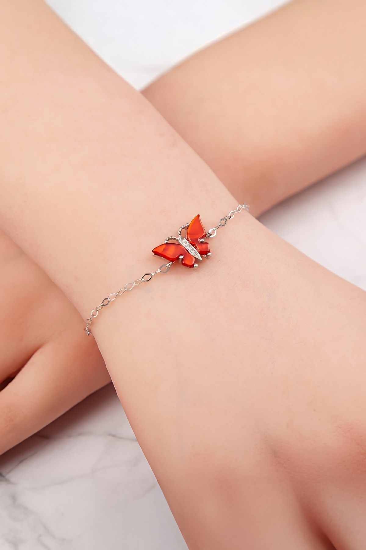 Kırmızı Opal Rodyumlu 925 Ayar Gümüş Kelebek Bayan Bileklik