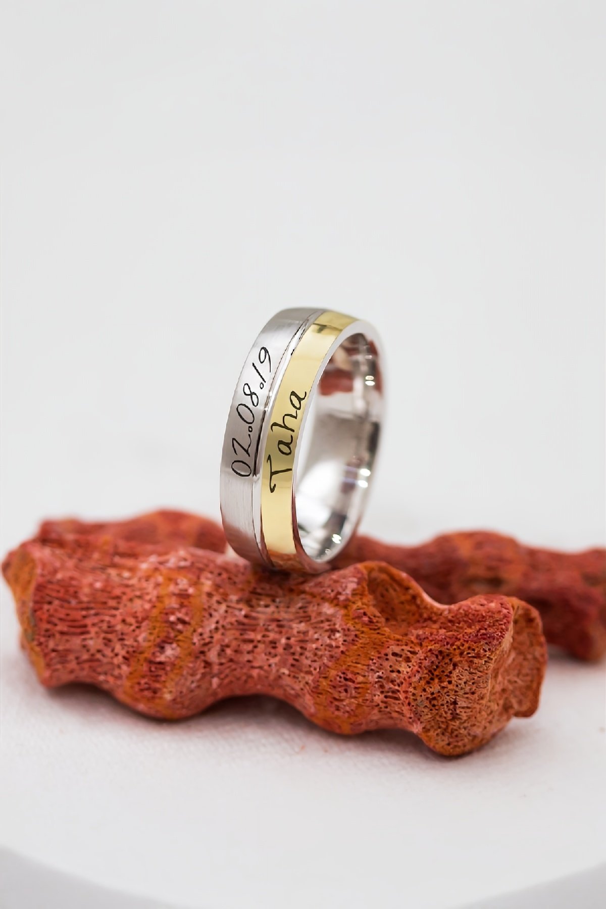 Kişiye Özel Kenarı Altın Renk İsimli Unisex Gümüş Alyans