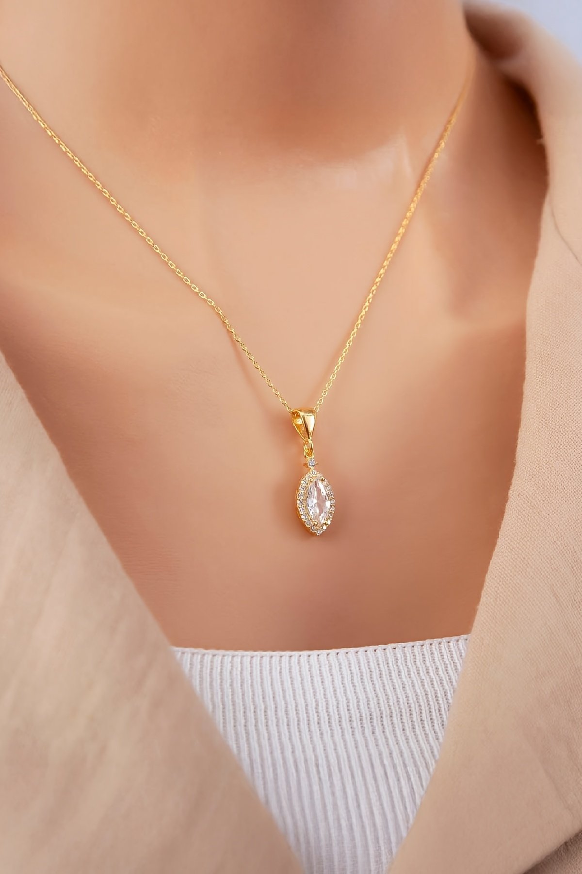 Mekik Taşlı Altın Kaplama 925 Ayar Gümüş Bayan Kolye