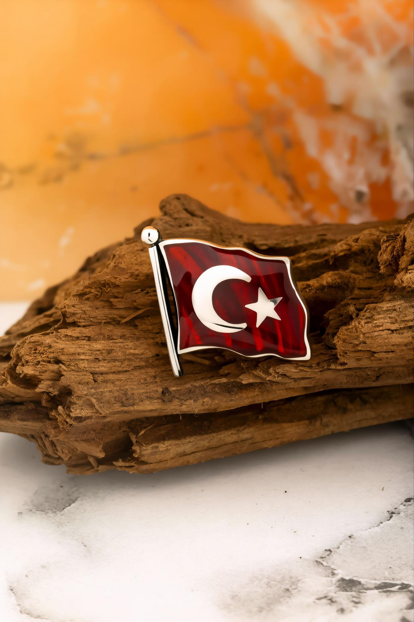 Mineli Türk Bayrağı Gümüş Rozet