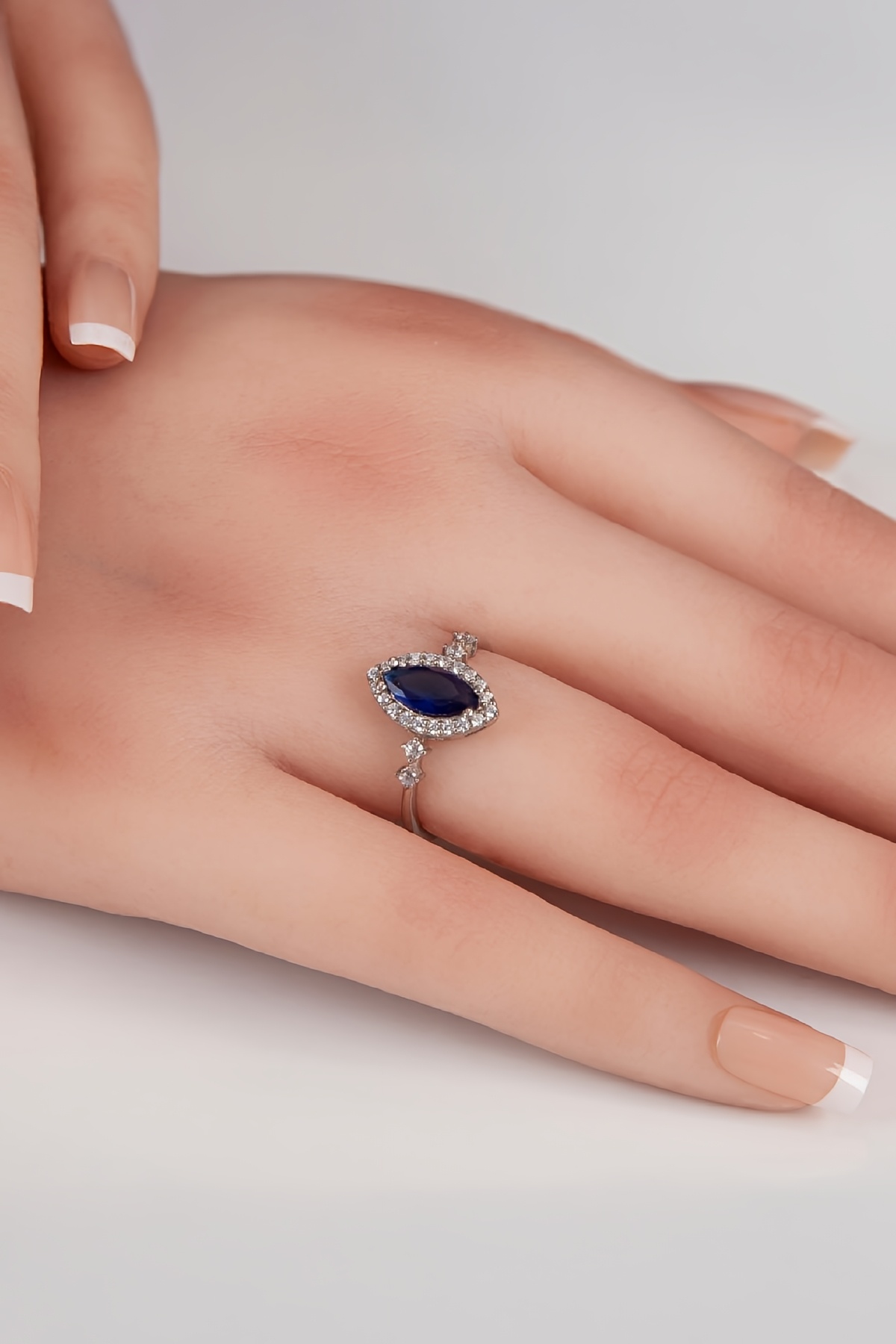 Parliement Mavisi Mekik Taşlı 925 Ayar Gümüş Bayan Yüzük