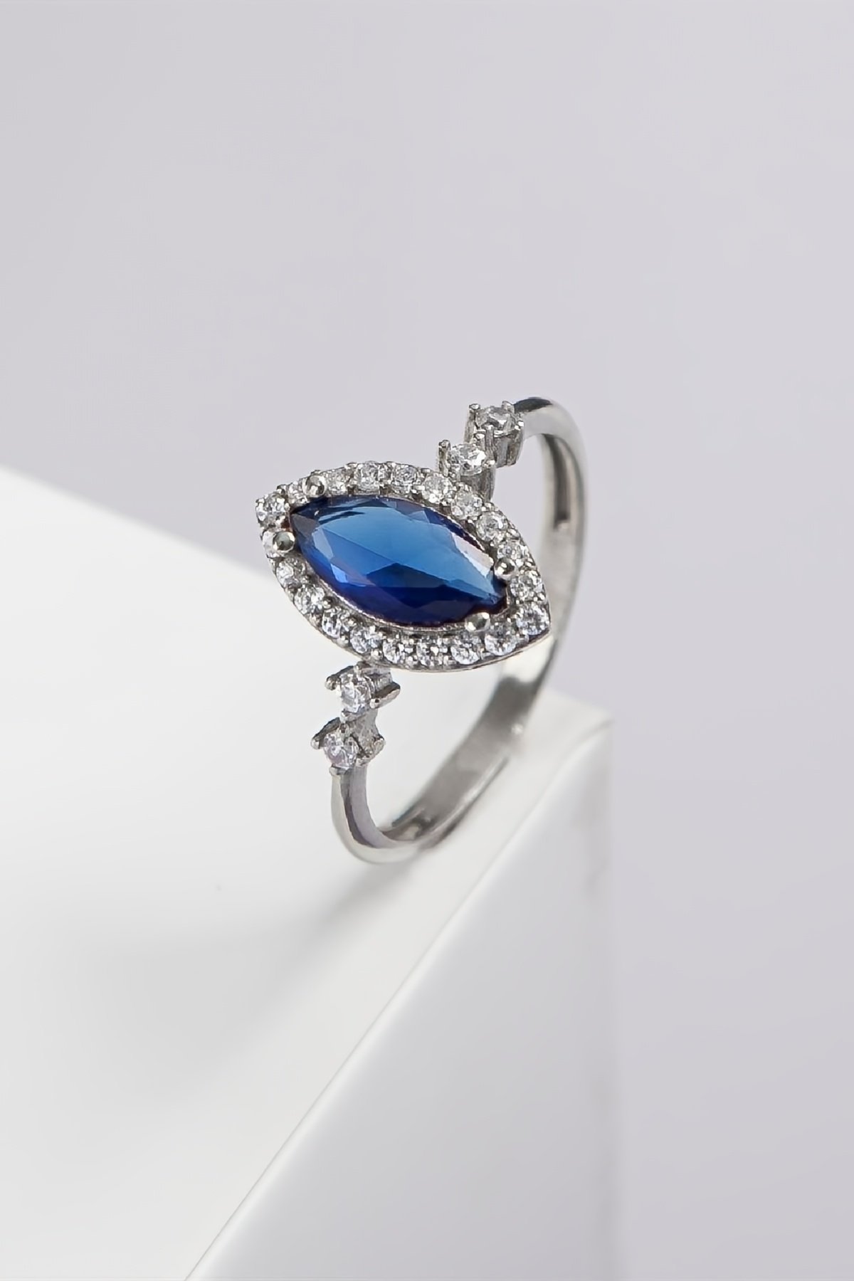 Parliement Mavisi Mekik Taşlı 925 Ayar Gümüş Bayan Yüzük