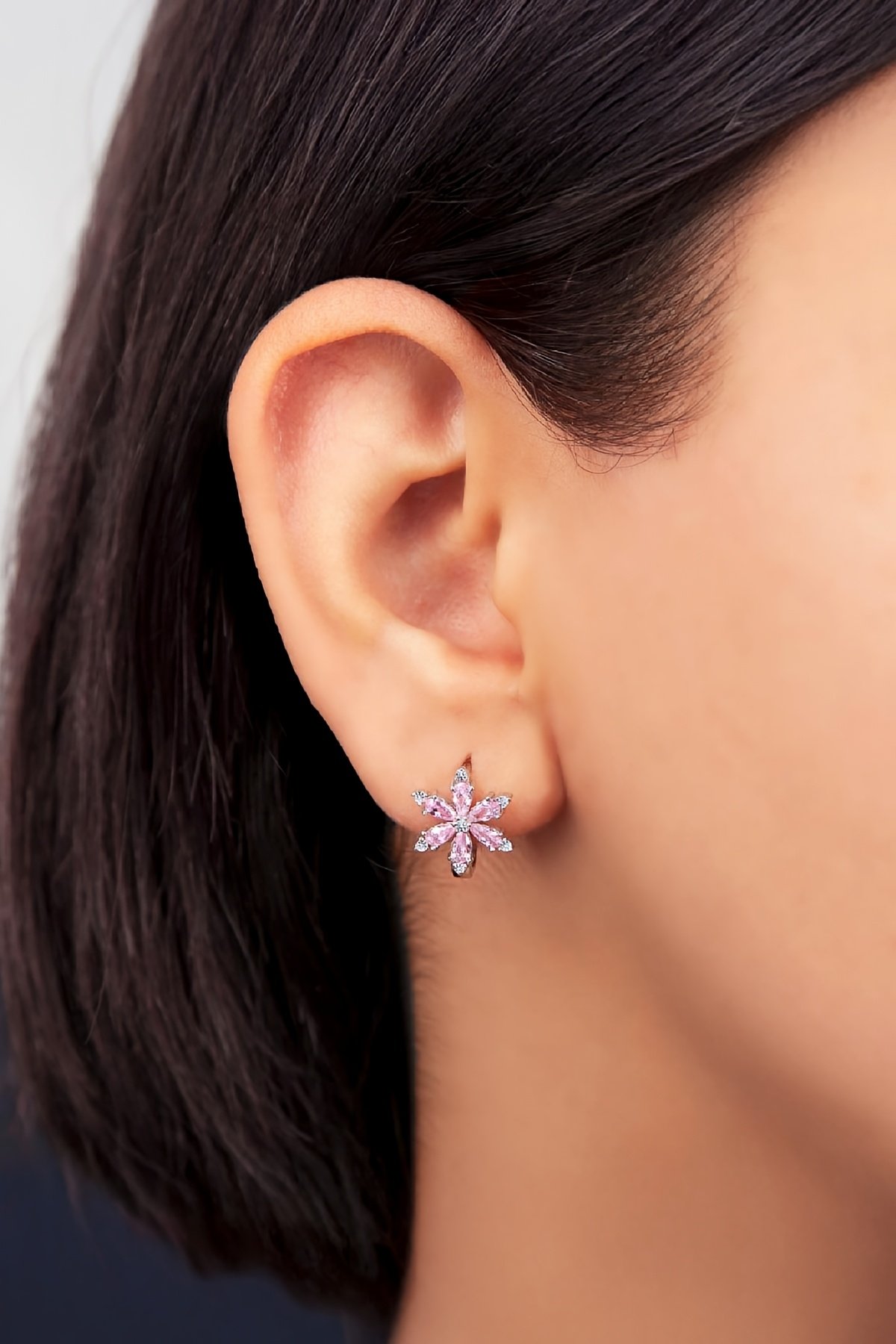 Pembe Zirkon Taşlı Rodyumlu 925 Ayar Gümüş Çiçek Küpe