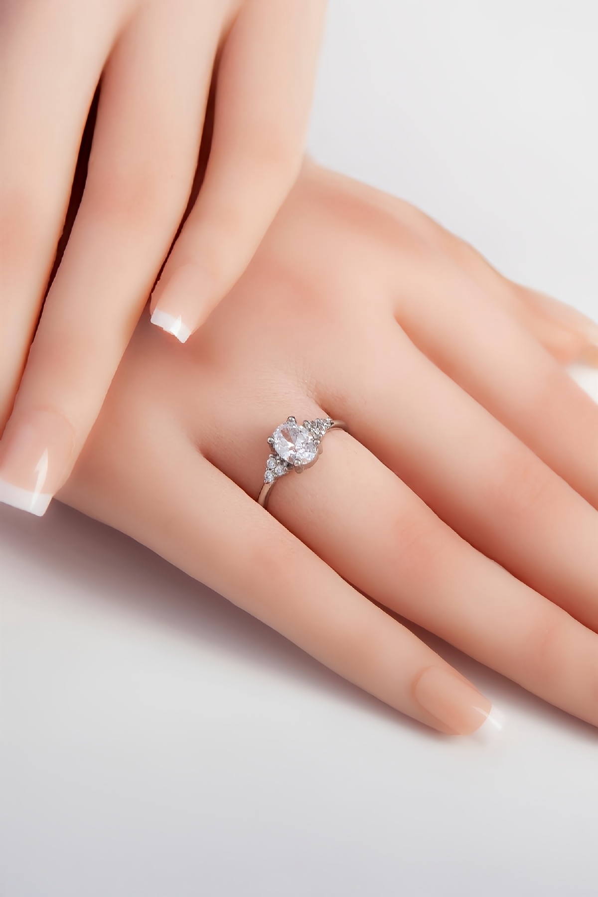 Triple Side Oval Zirkon Taşlı 925 Ayar Gümüş Bayan Yüzük