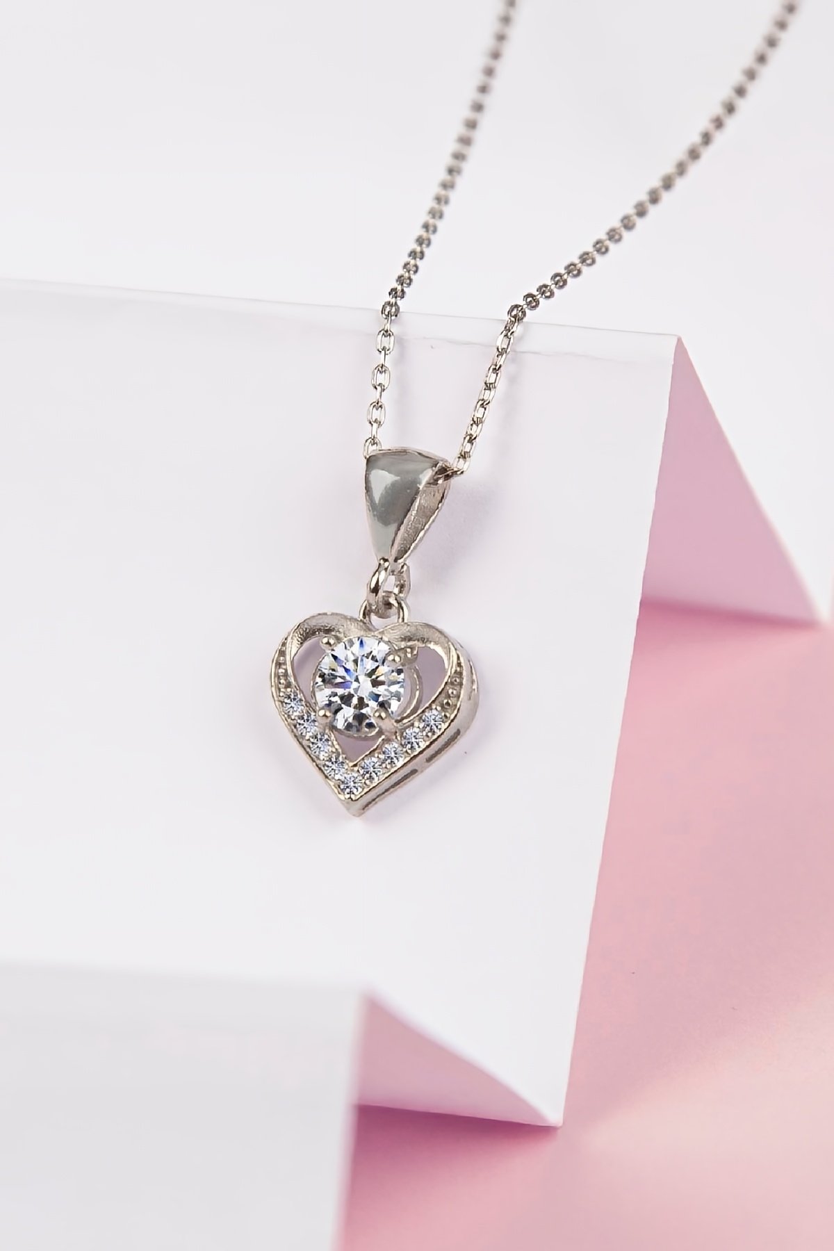 Zirkon Taşlı Rodyum Kaplama 925 Ayar Gümüş Bayan Kalp Kolye