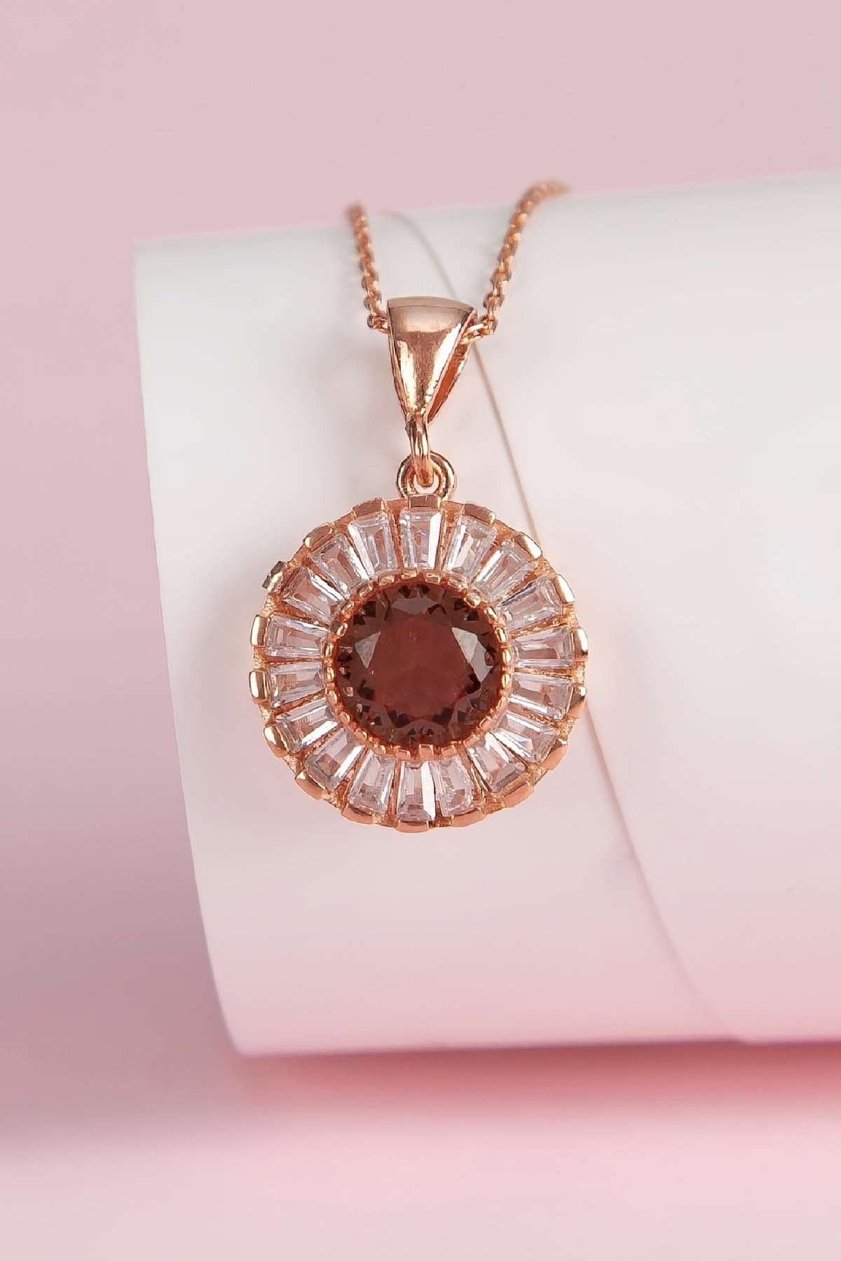 Zultanit Taşlı Baget Süslemeli Rose Renk 925 Ayar Gümüş Bayan Kolye