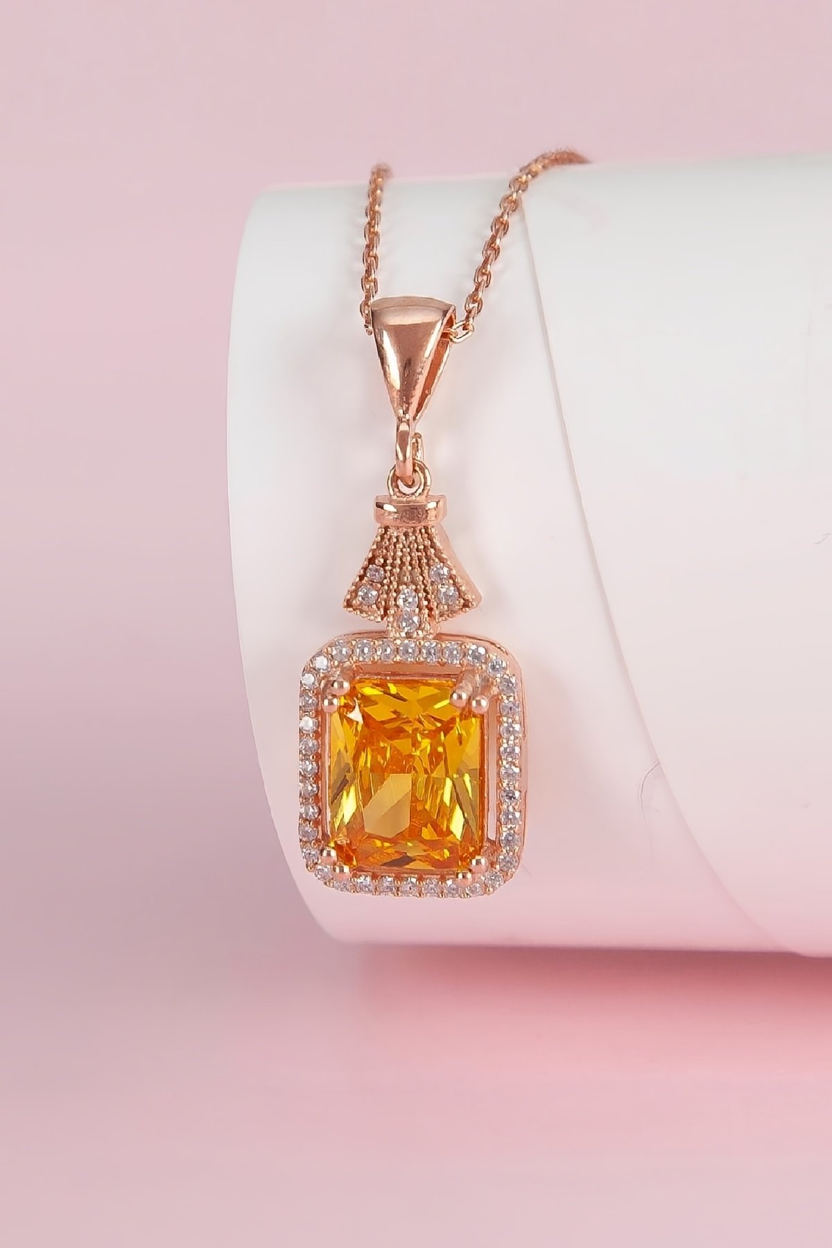 Zultanit Taşlı Zirkon Süslemeli Rose Renk 925 Ayar Gümüş Bayan Kolye