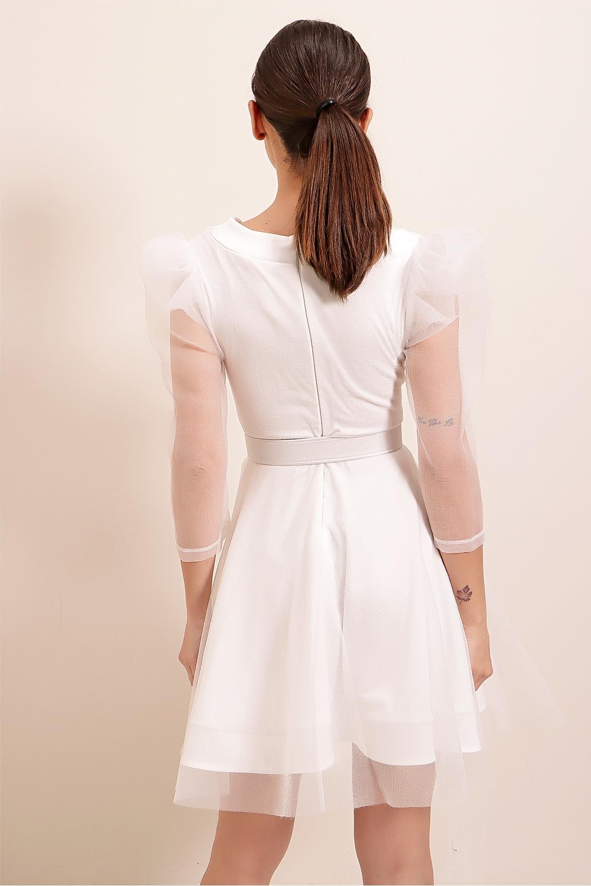 S-20Y0230008Double-Breasted Arched Collar Bubble Sleeve Dress