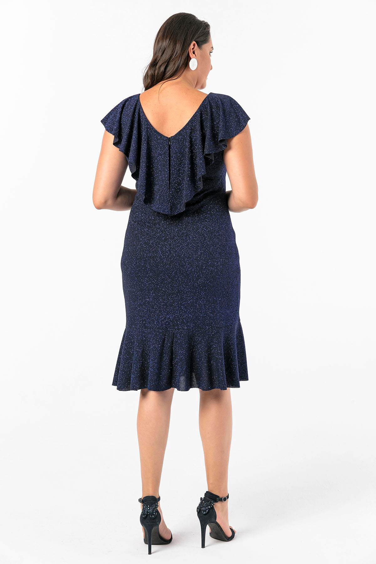 S-20Y0910009Volanlı Yaka Broşlu Simli Büyük Beden Elbise Lacivert