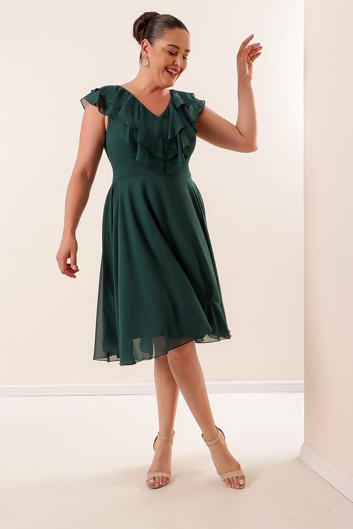 S-20Y1040013Collared Ruffle Chiffon Plus Size Dress