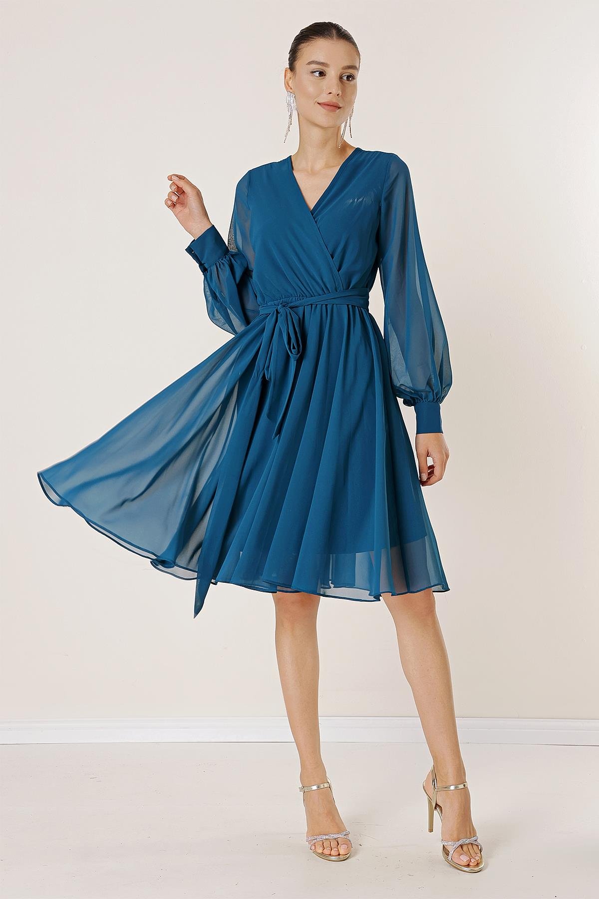 S-21K0840034Cross Collar Long Sleeved Lined Chiffon Dress