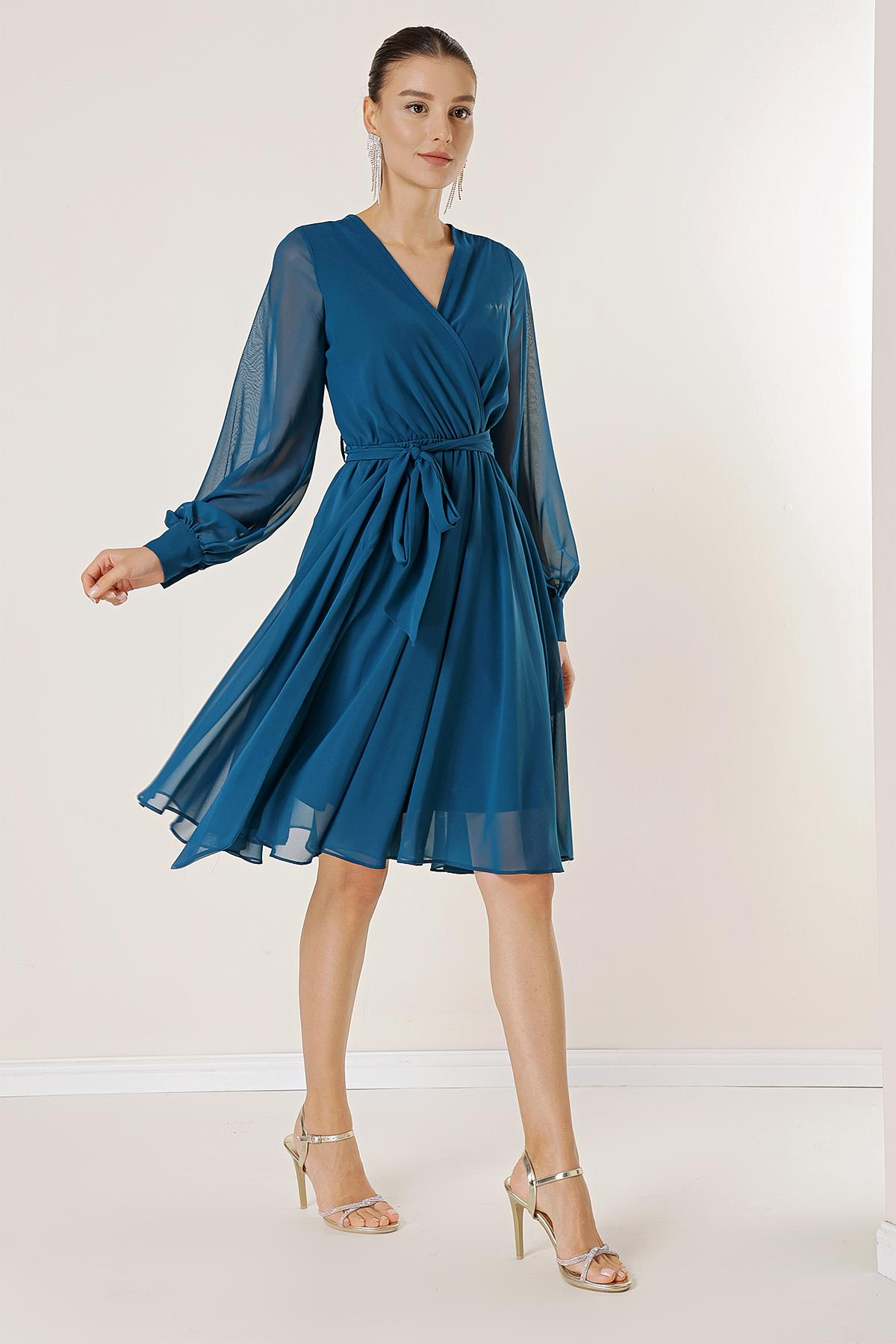 S-21K0840034Cross Collar Long Sleeved Lined Chiffon Dress