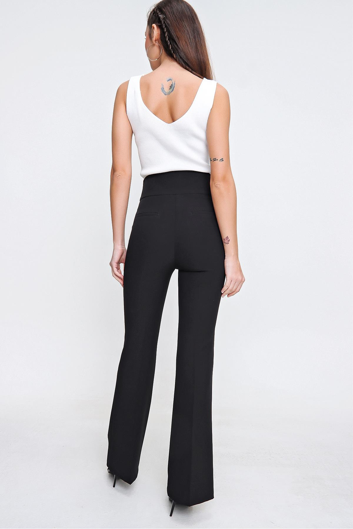 S-21K2590002Yüksek Bel Cepli En Boy Likra İspanyol Paça  Pantolon