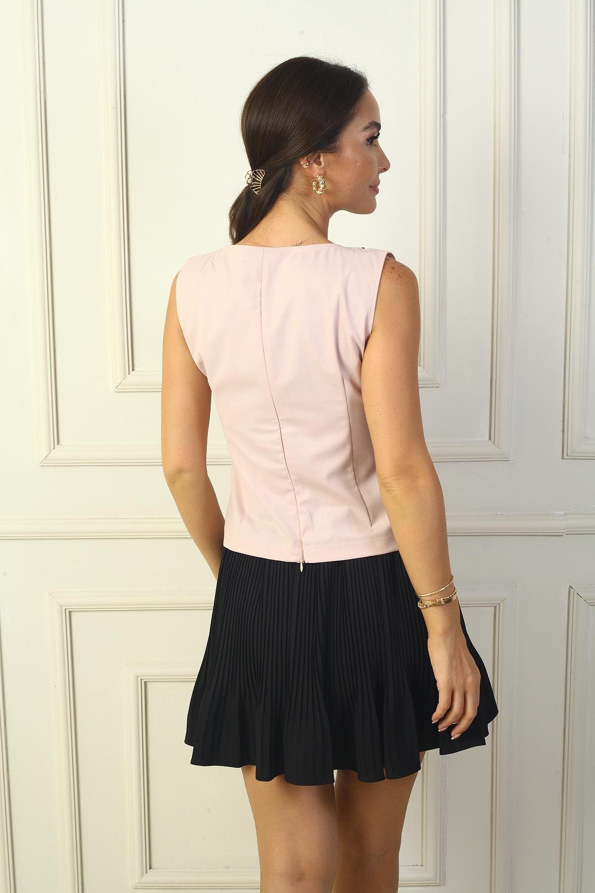 S-21K3070026Blouse with Piping on the Collar and Zipper on the Back