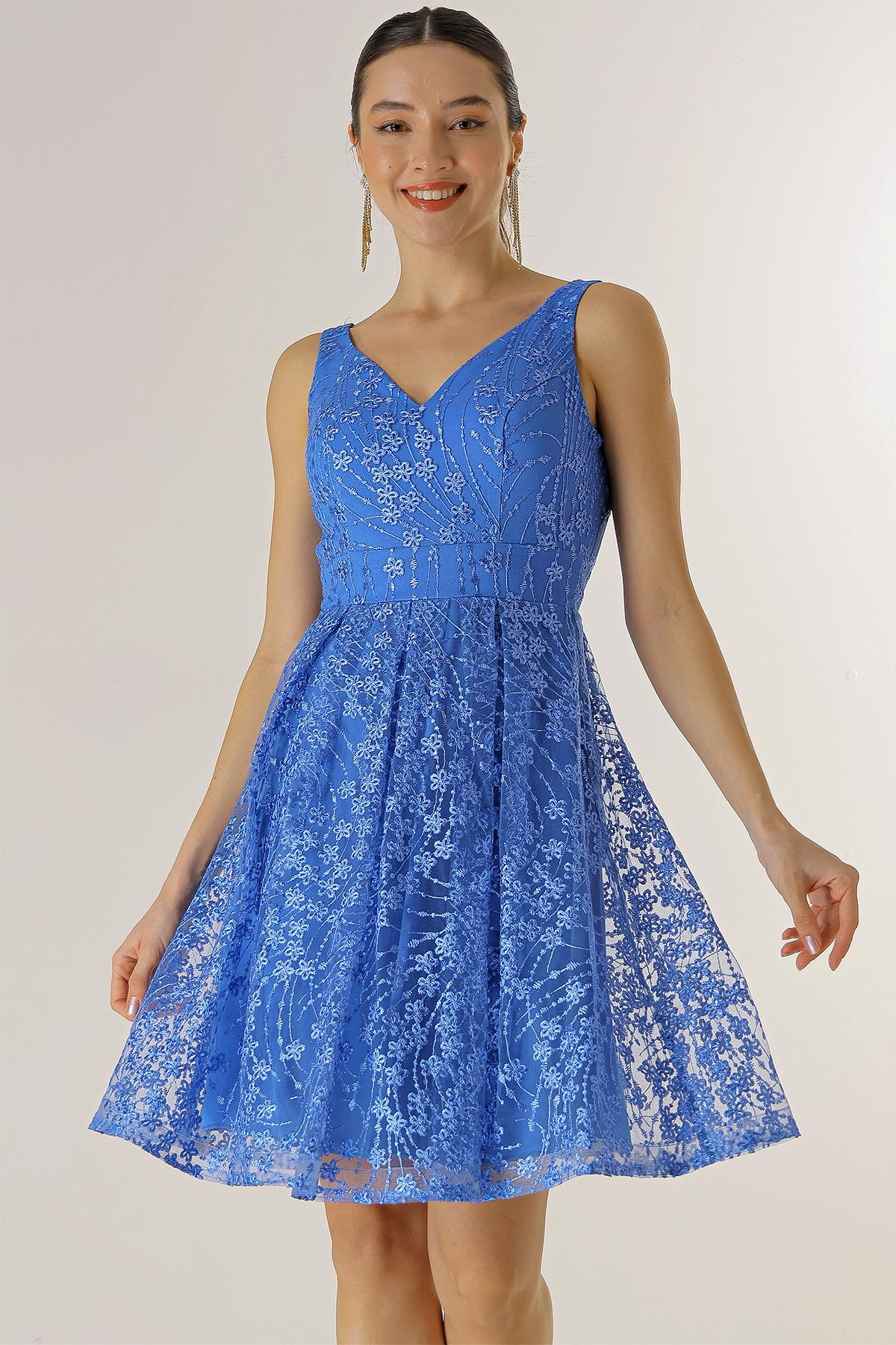 S-22K0130023V-Neck Lace Lined Dress