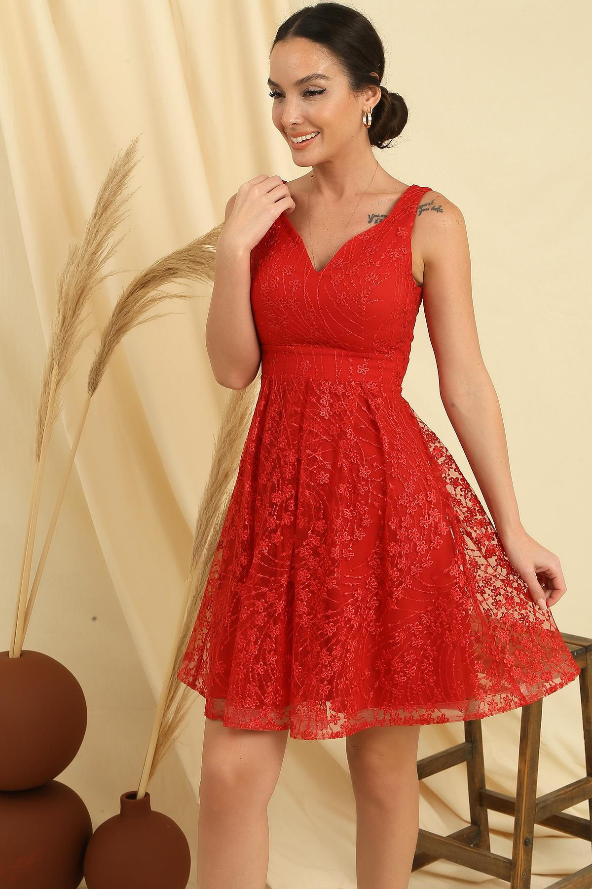 S-22K0130023V Yaka Astarlı Dantel Elbise