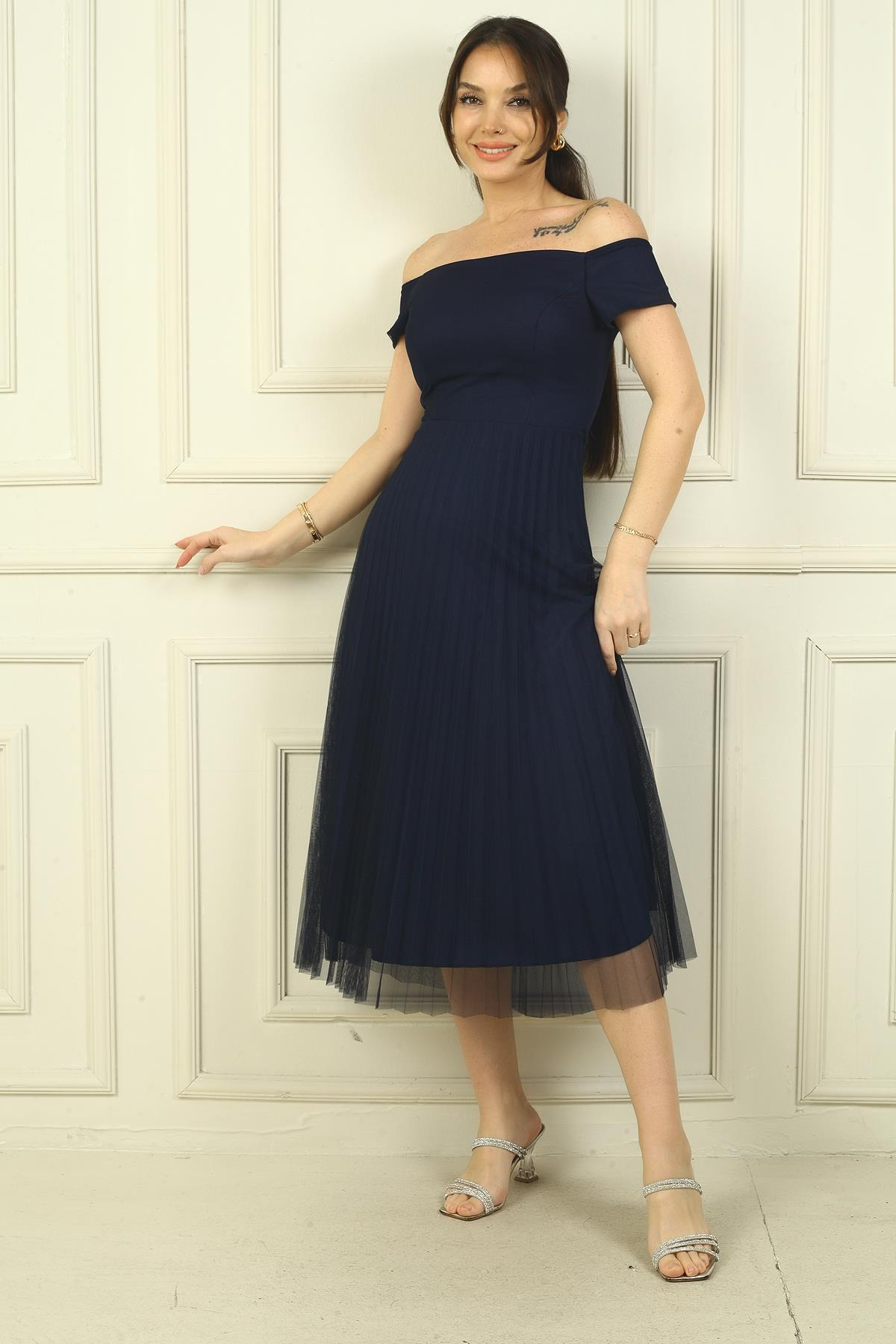 S-22K0130029Madonna Yaka Astarlı Eteği Şifon Pilisoley Elbise