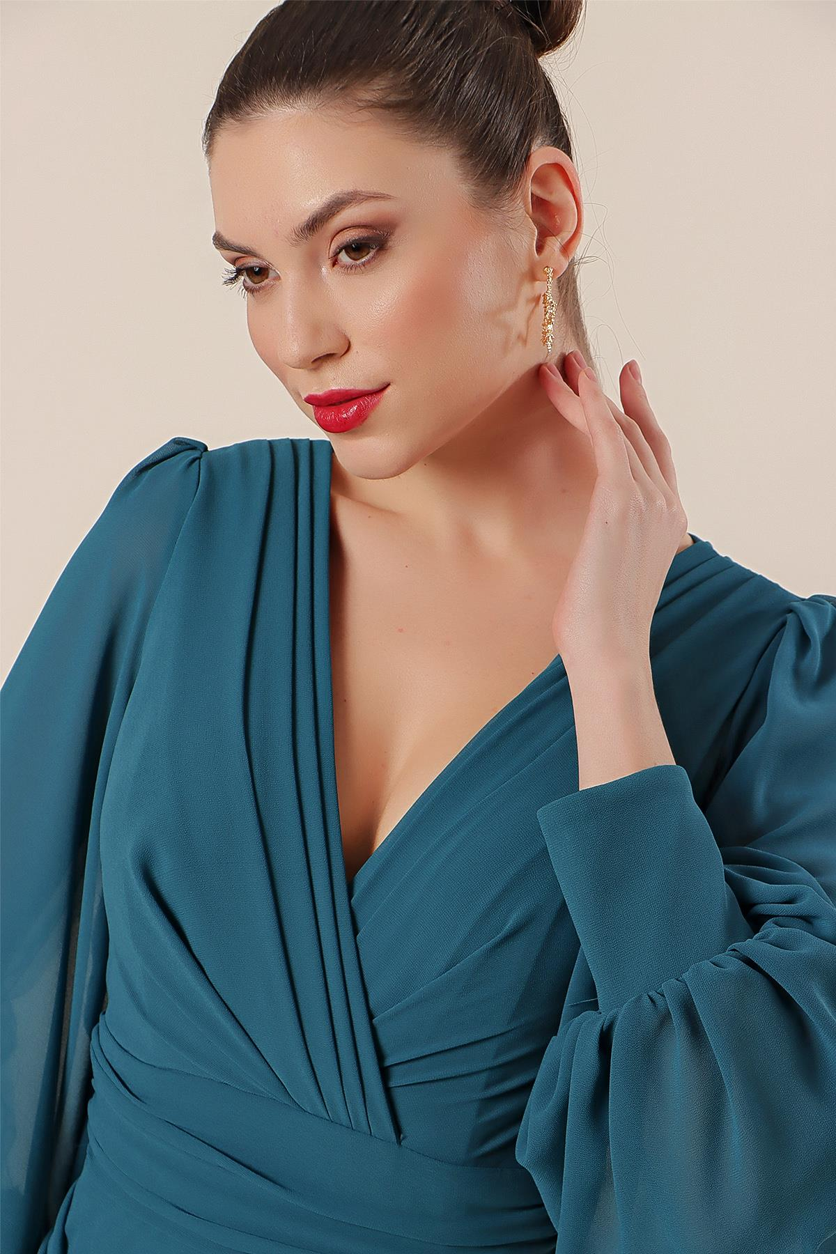 S-22K0230037Kruvaze Yaka Önü Büzgülü Astarlı Uzun Şifon Elbise