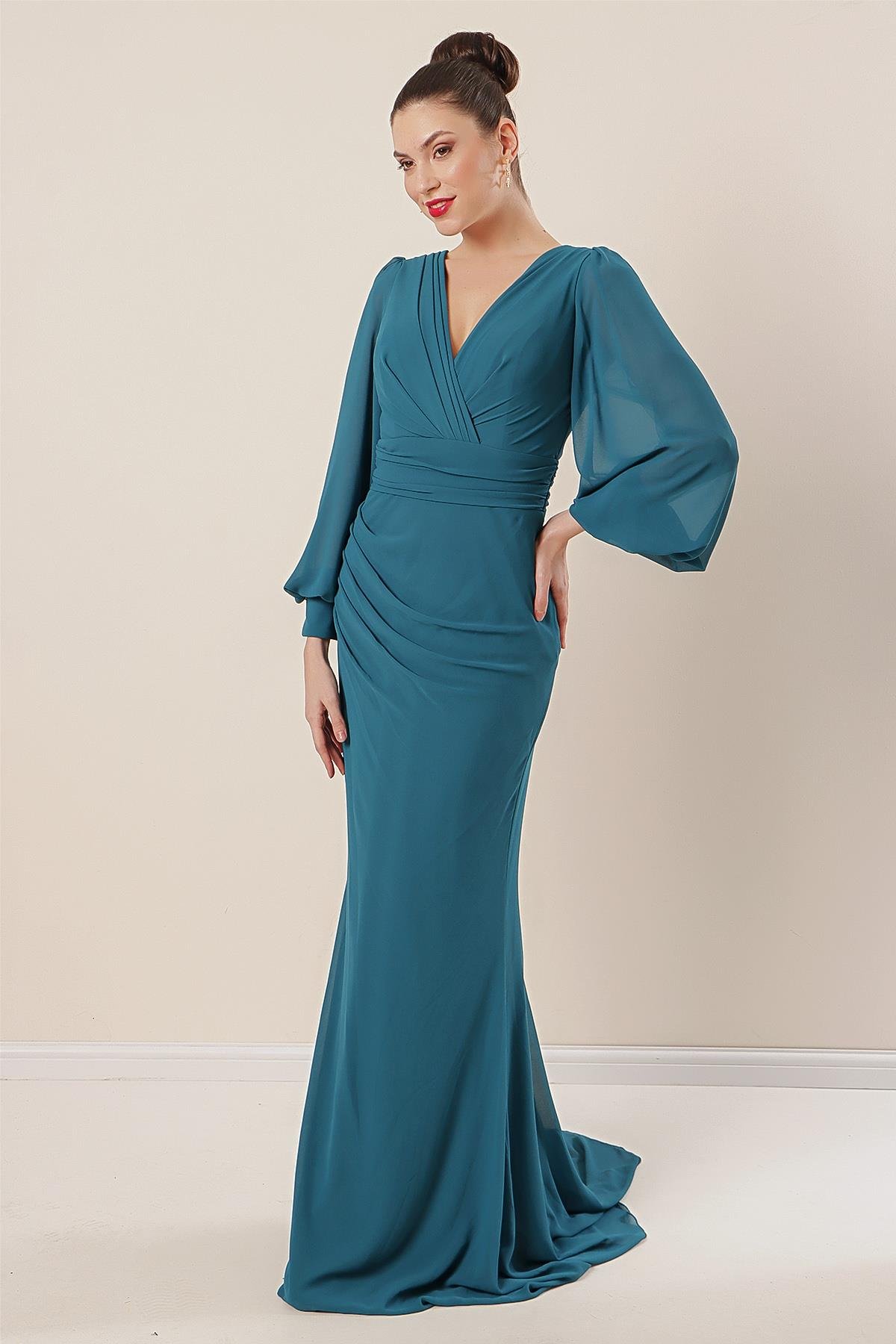 S-22K0230037Kruvaze Yaka Önü Büzgülü Astarlı Uzun Şifon Elbise