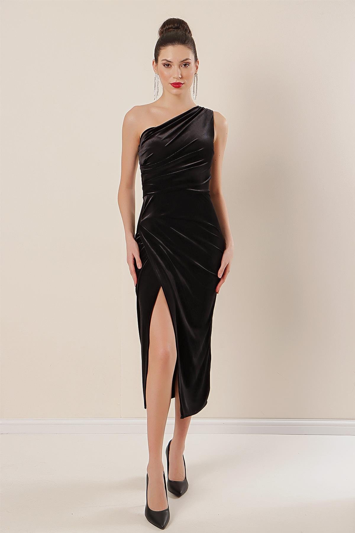 S-22K0290015Tek Omuz Önü Büzgülü Kadife Elbise