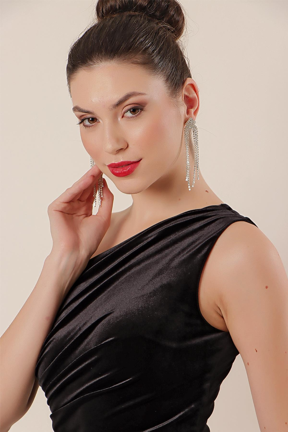 S-22K0290015Tek Omuz Önü Büzgülü Kadife Elbise