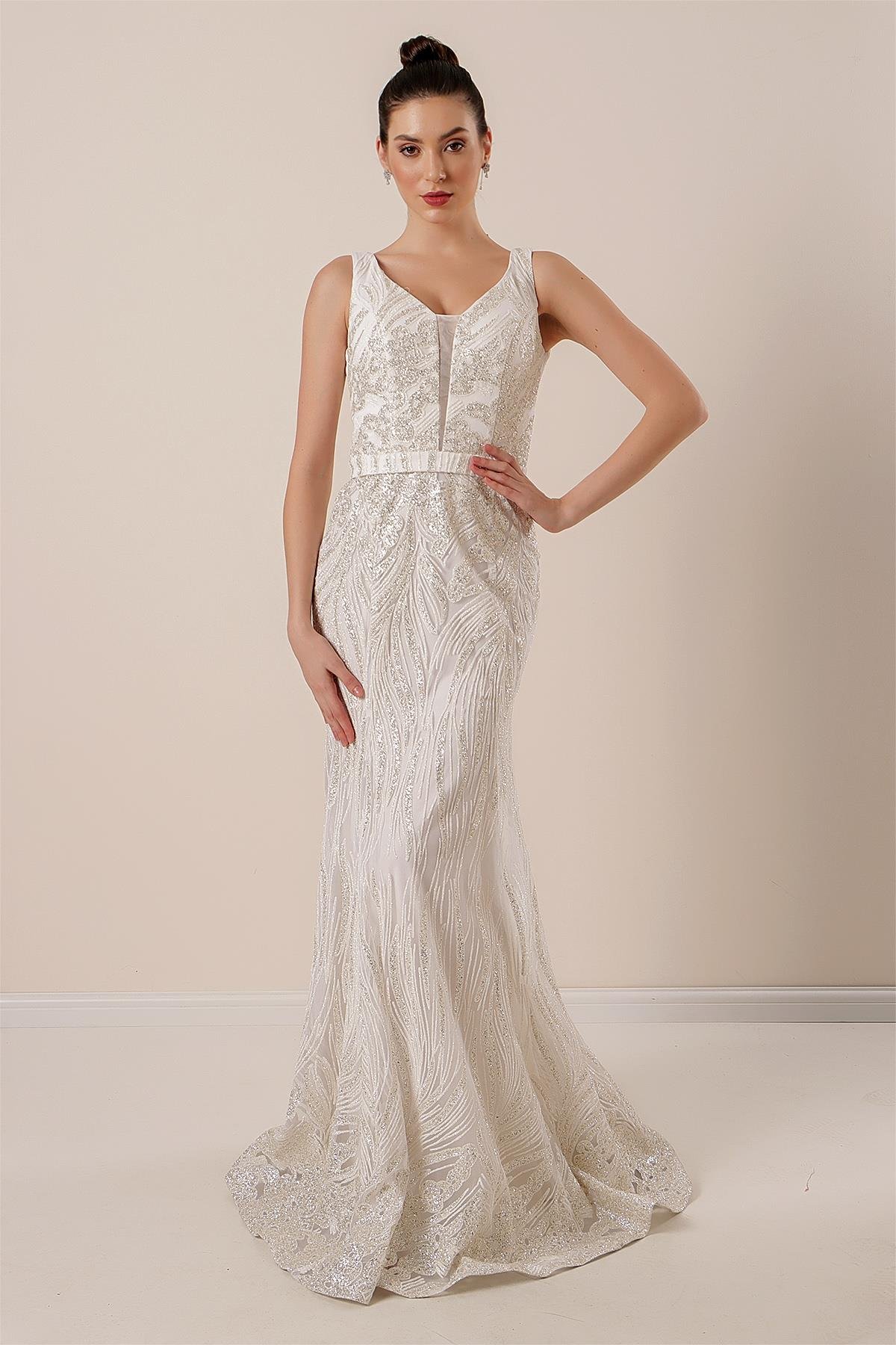 S-22K0490020Kalın Askılı Hayalet Tüllü Astarlı Simli Uzun Elbise