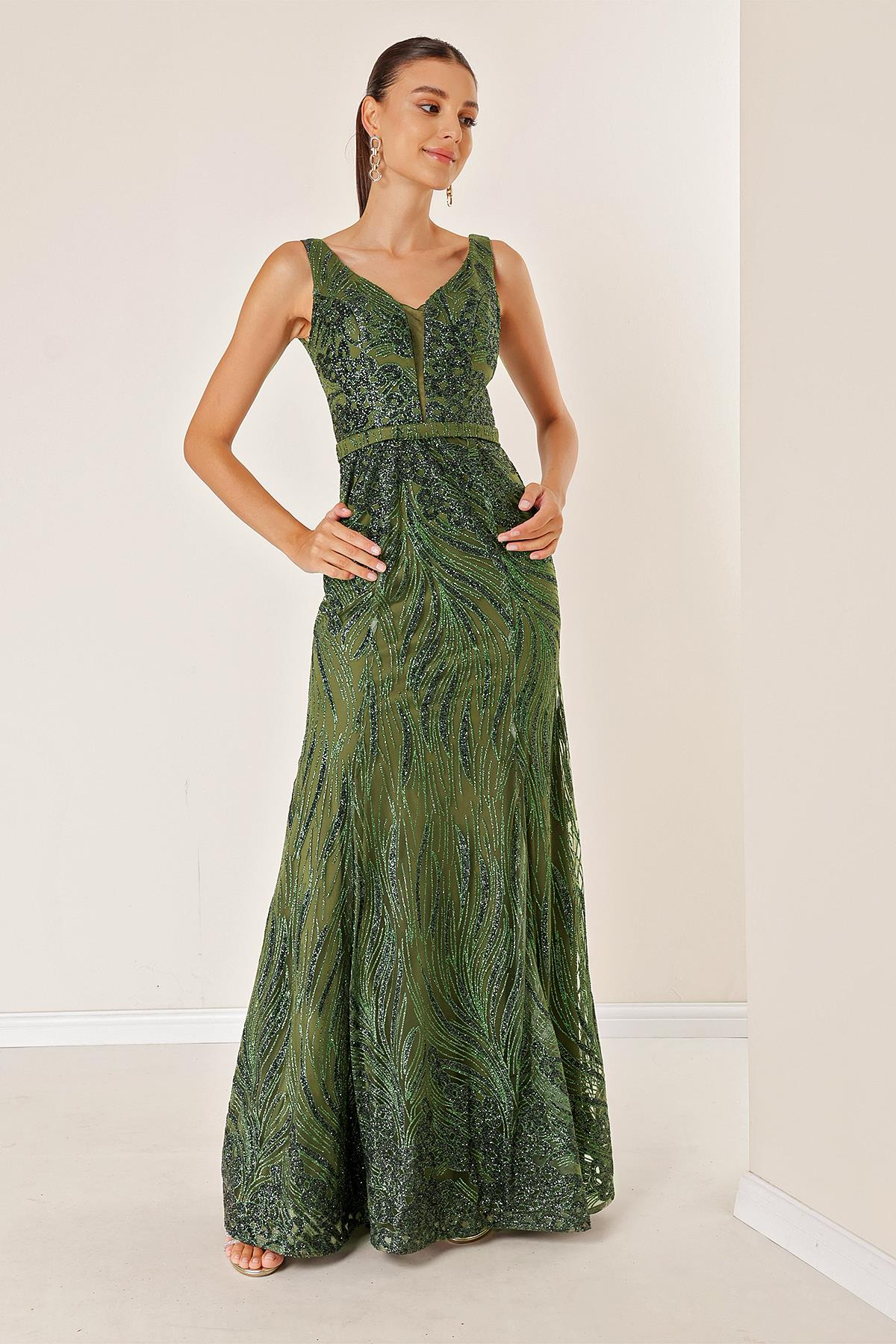 S-22K0490020Kalın Askılı Hayalet Tüllü Astarlı Simli Uzun Elbise