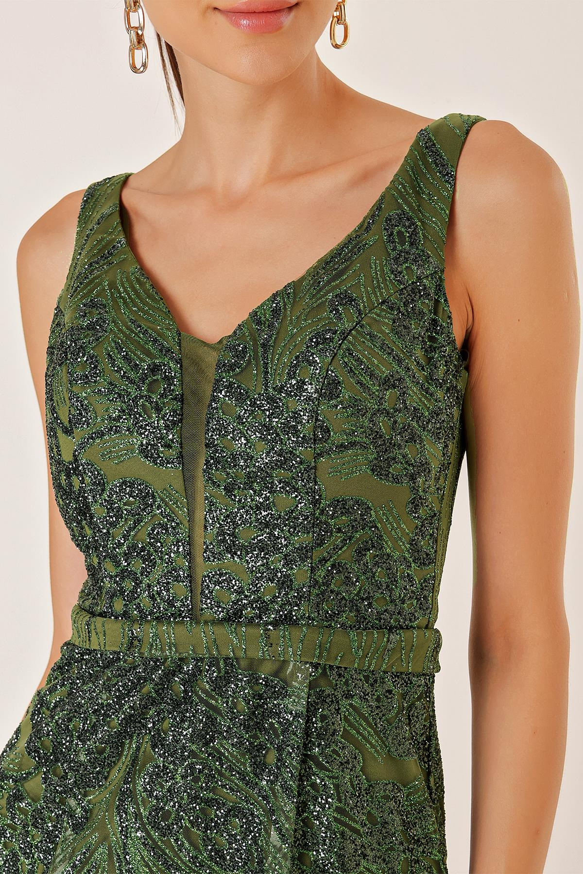 S-22K0490020Kalın Askılı Hayalet Tüllü Astarlı Simli Uzun Elbise