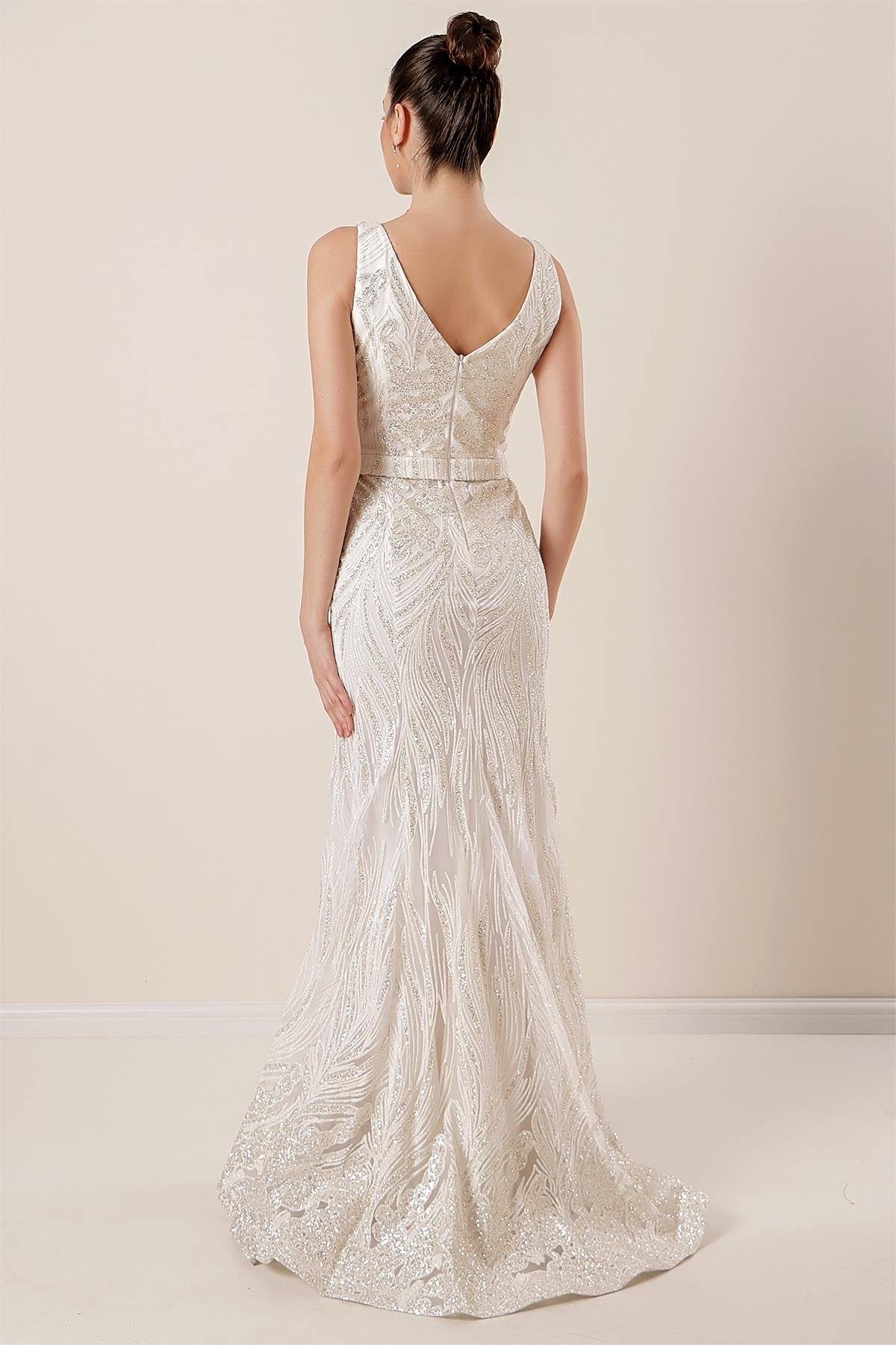 S-22K0490020Kalın Askılı Hayalet Tüllü Astarlı Simli Uzun Elbise