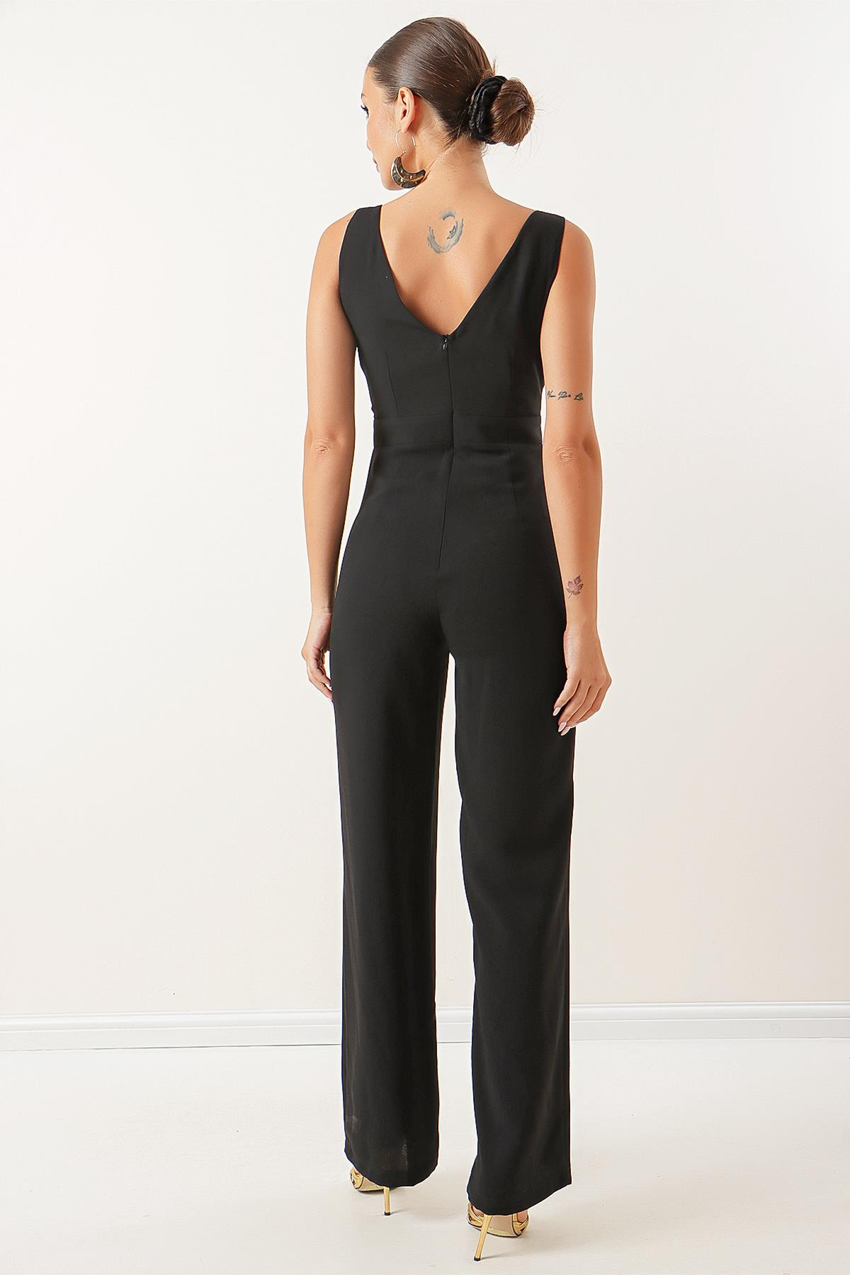 S-22K0910003Tek Omuz Metal Aksesuarlı Kruvaze Yaka Krep Tulum