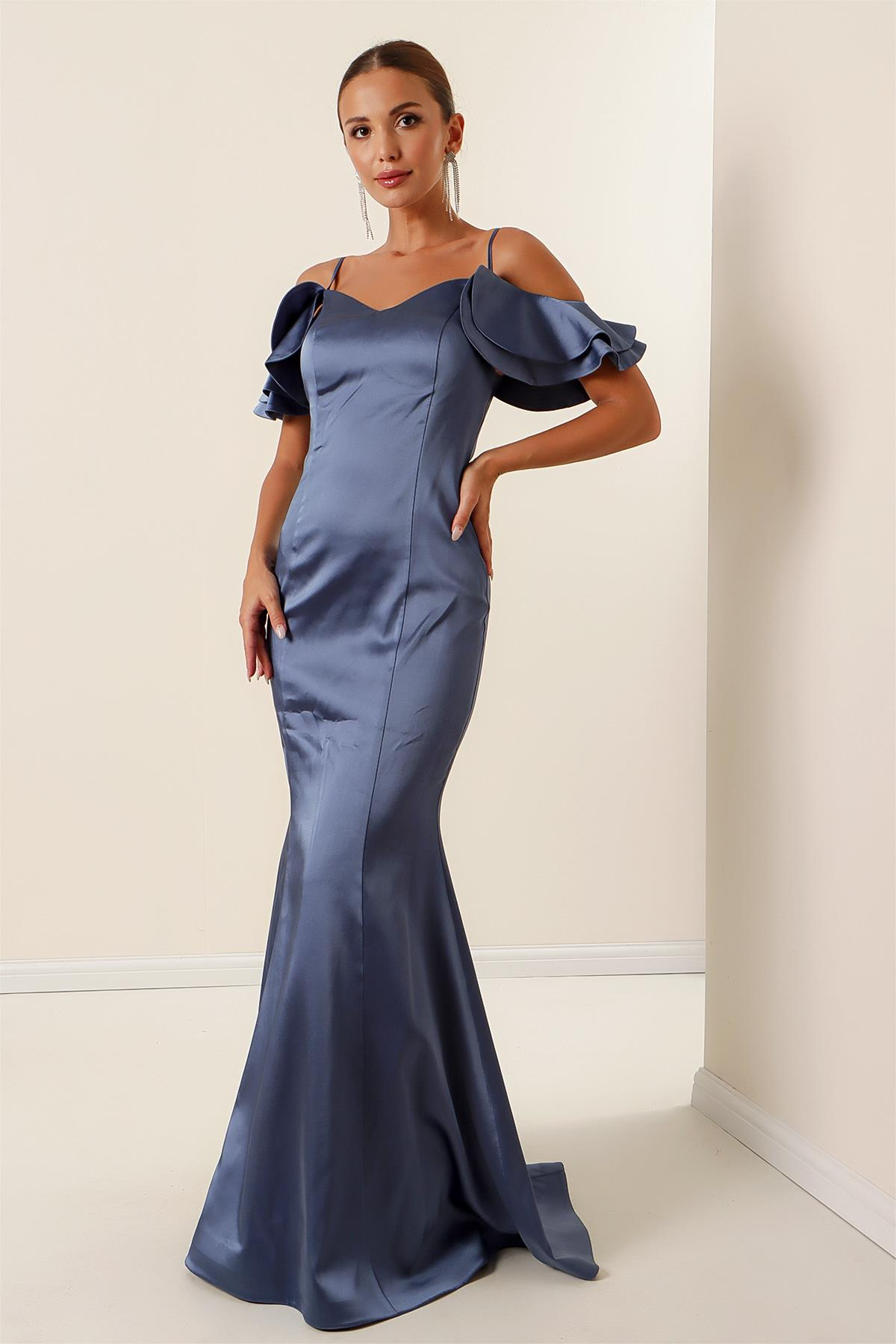 S-22K1040058İp Askılı Düşük Kollu Arkası Bağcıklı Astarlı Uzun Saten Elbise