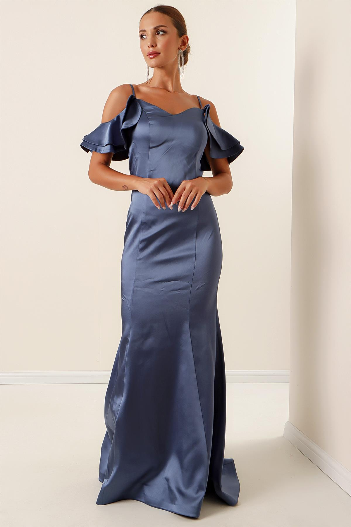 S-22K1040058İp Askılı Düşük Kollu Arkası Bağcıklı Astarlı Uzun Saten Elbise