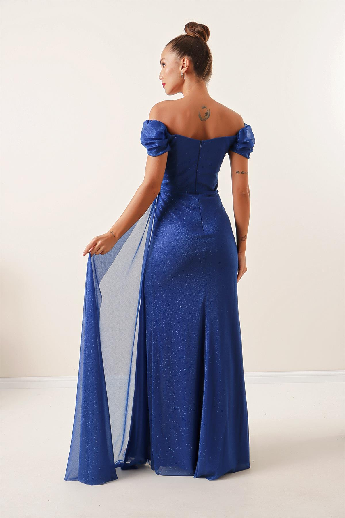 S-22K3630011Önü Büzgülü Düşük Kol Astarlı Simli Uzun Elbise