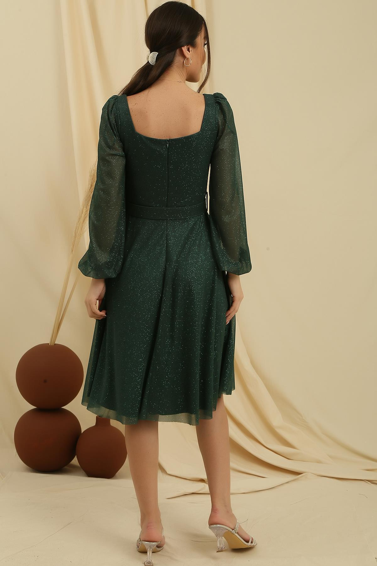 S-22K3630014Square Neck Belted Balloon Sleeve Lined Sequin Dress