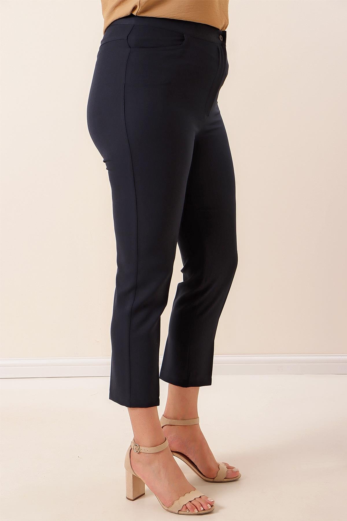 S-22K3970001Elastic Waist Pocketed Full Length Lycra Plus Size Pants