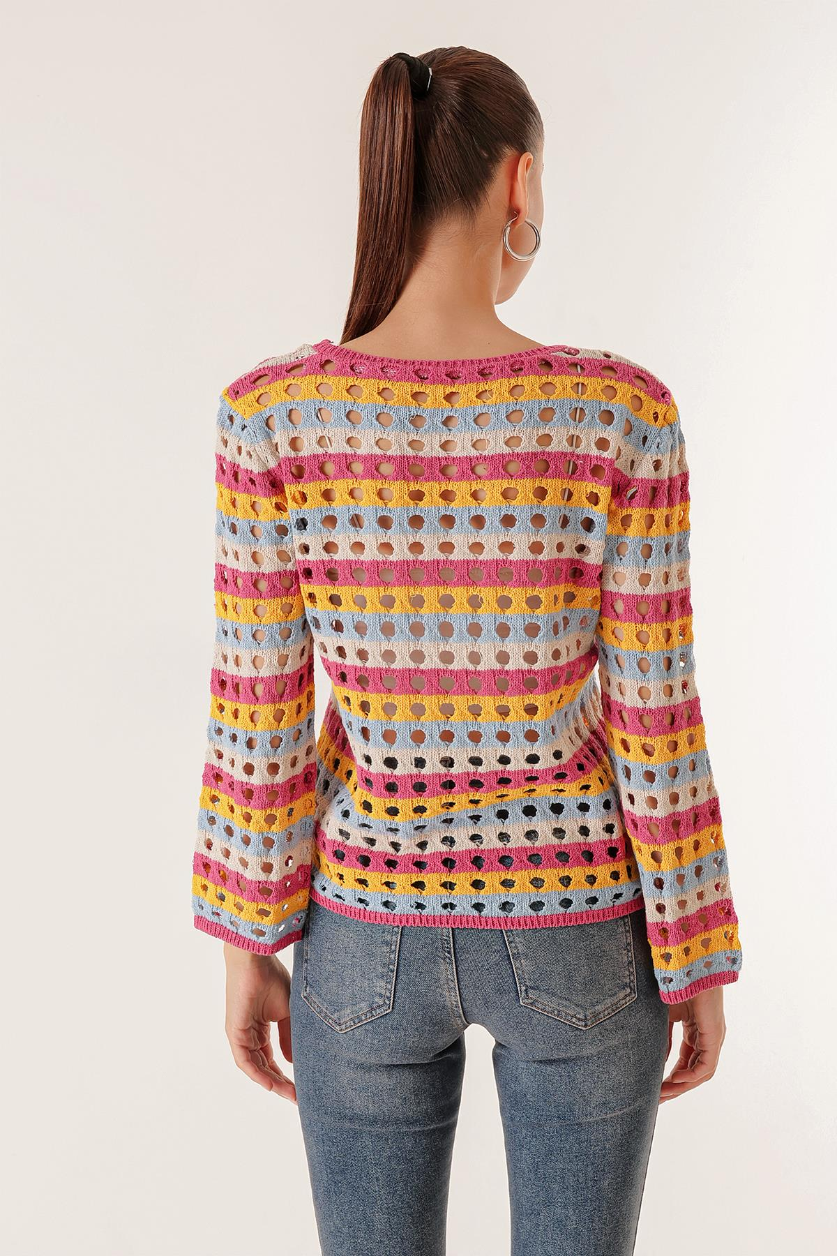 S-23K0080039Colorful Perforated Crop Sweater